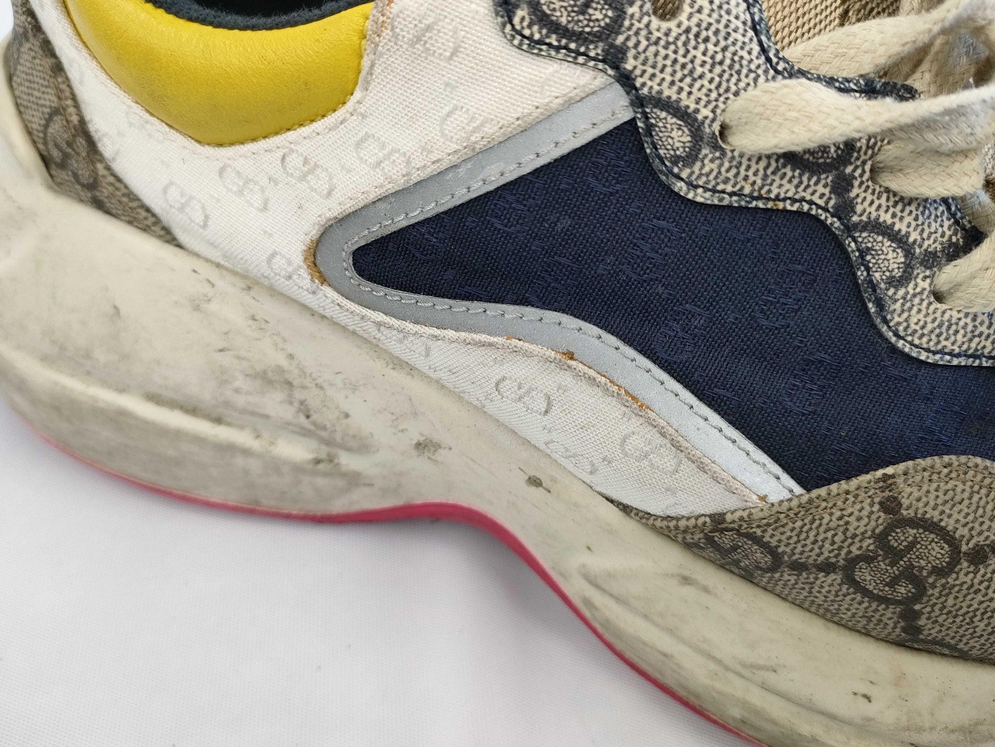 GUCCI size 6 sneakers