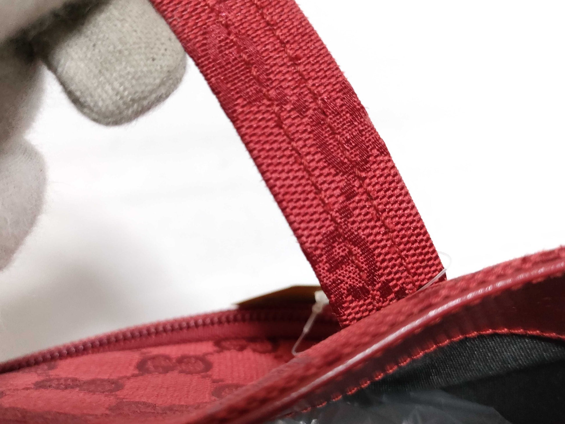 GUCCI GG Canvas 002.1079 Handbag Red
