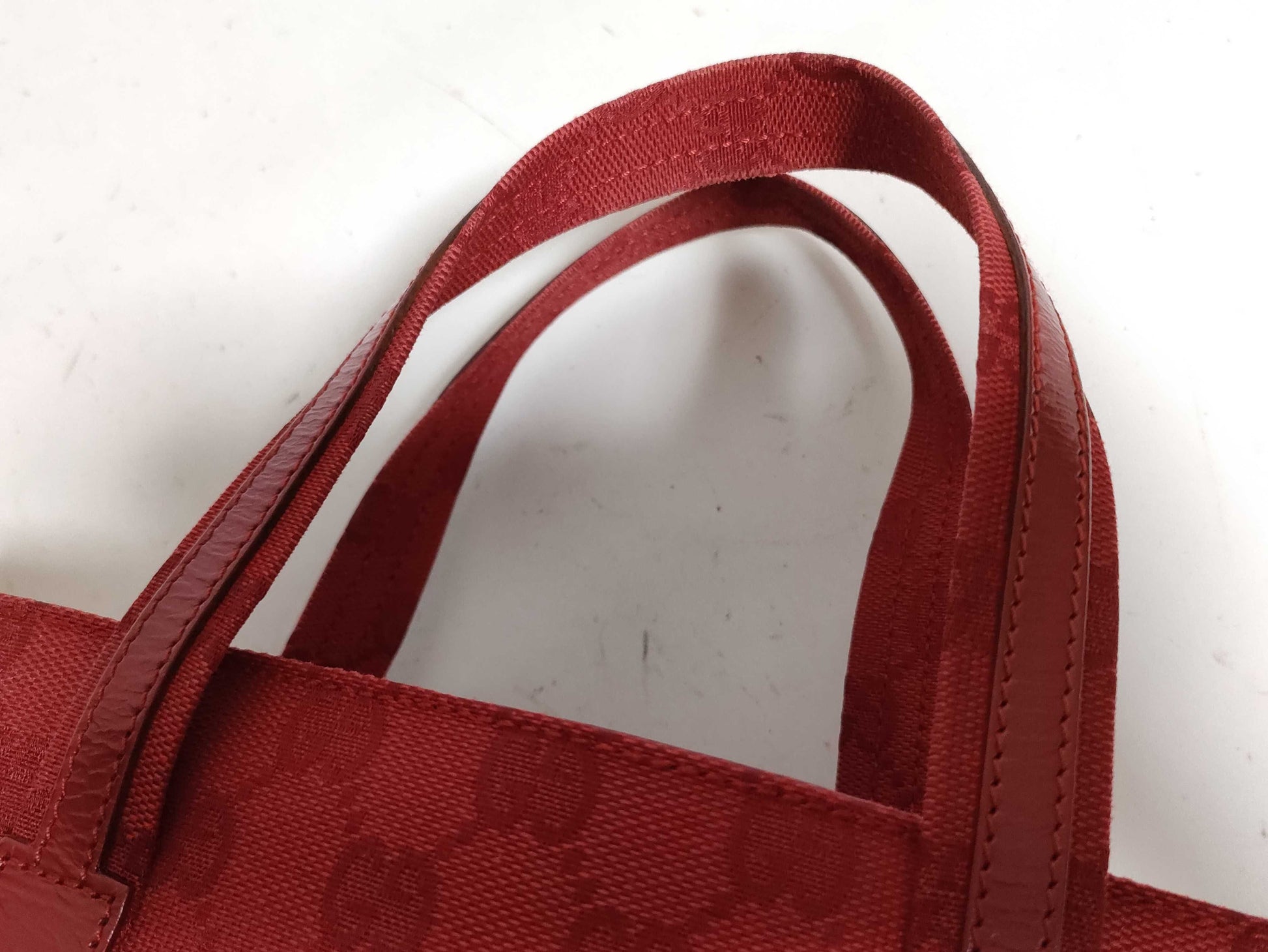 GUCCI GG Canvas 002.1079 Handbag Red