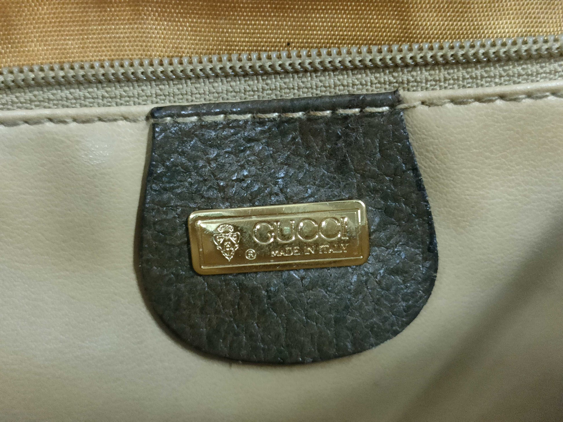 GUCCI GG Supreme Old Gucci 001 115 6165 Shoulder Bag