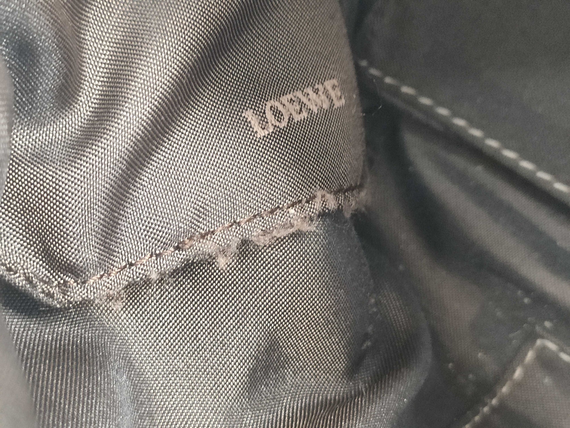 LOEWE Amazona 28 Leather Handbag