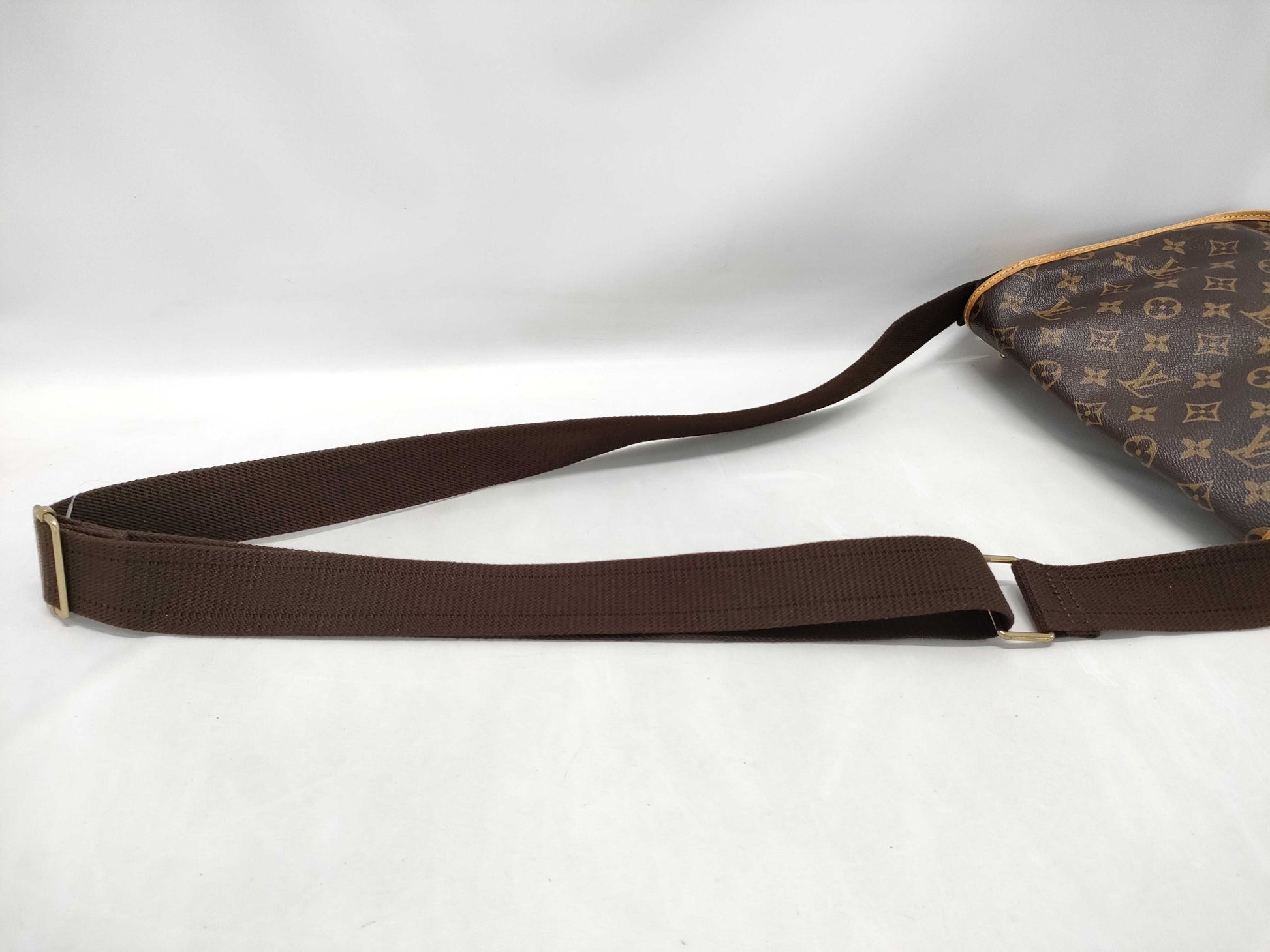 LOUIS VUITTON Monogram M40105 Messenger Bosphor Shoulder Bag