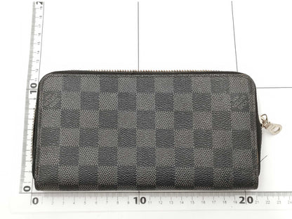 LOUIS VUITTON Zippy Wallet