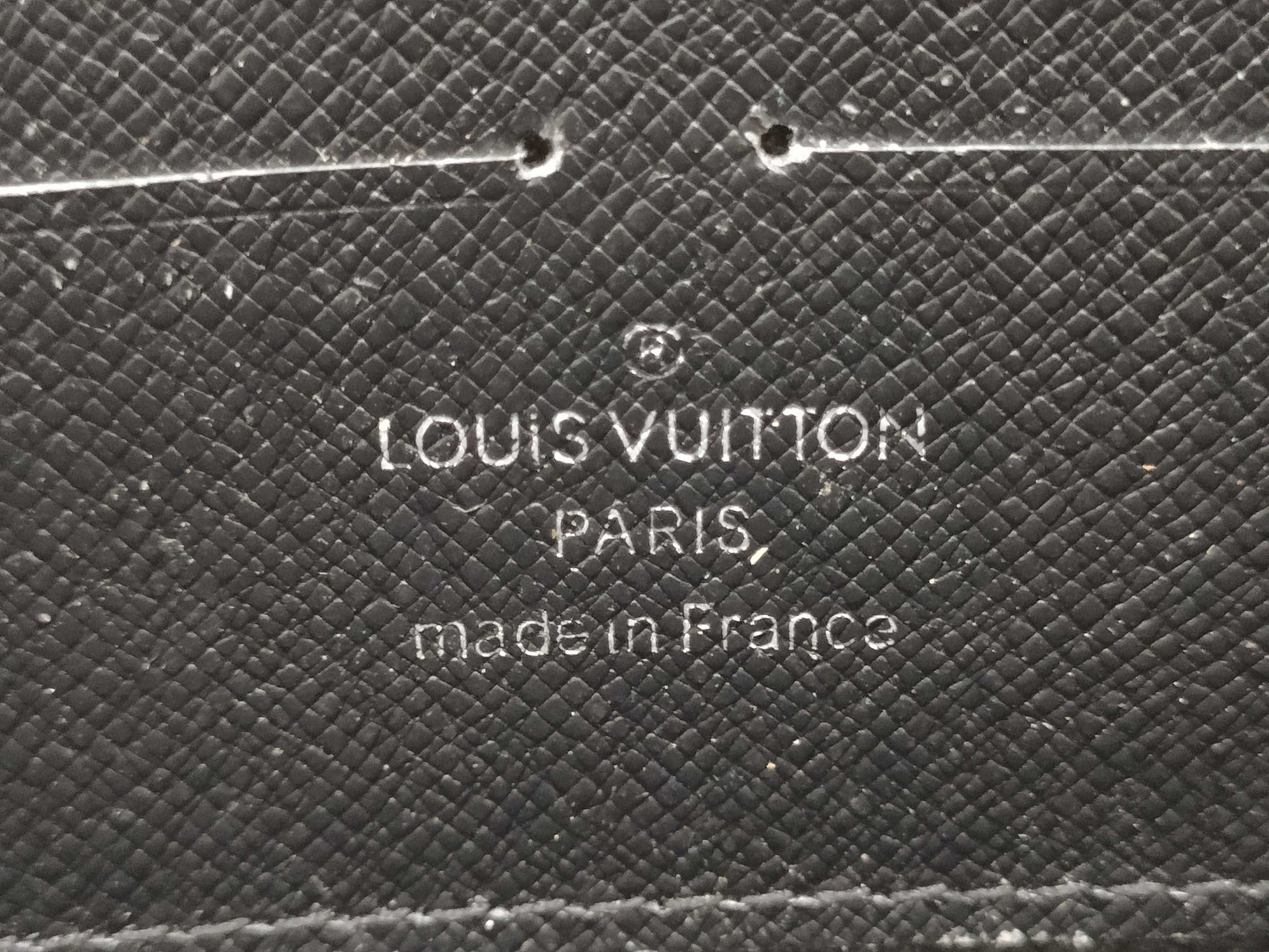 LOUIS VUITTON Zippy Wallet