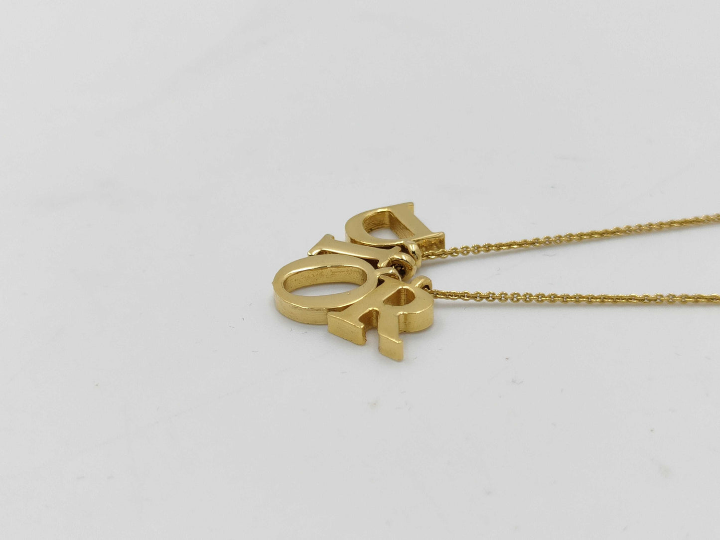 Dior logo necklace necklace