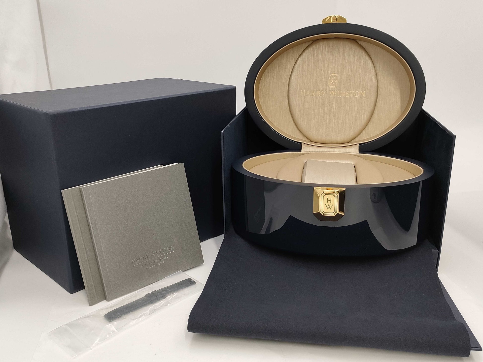 HARRY WINSTON Avenue C Mini 332LQR 051827 361 Shell Dial Quartz 18K Gold Women's Watch
