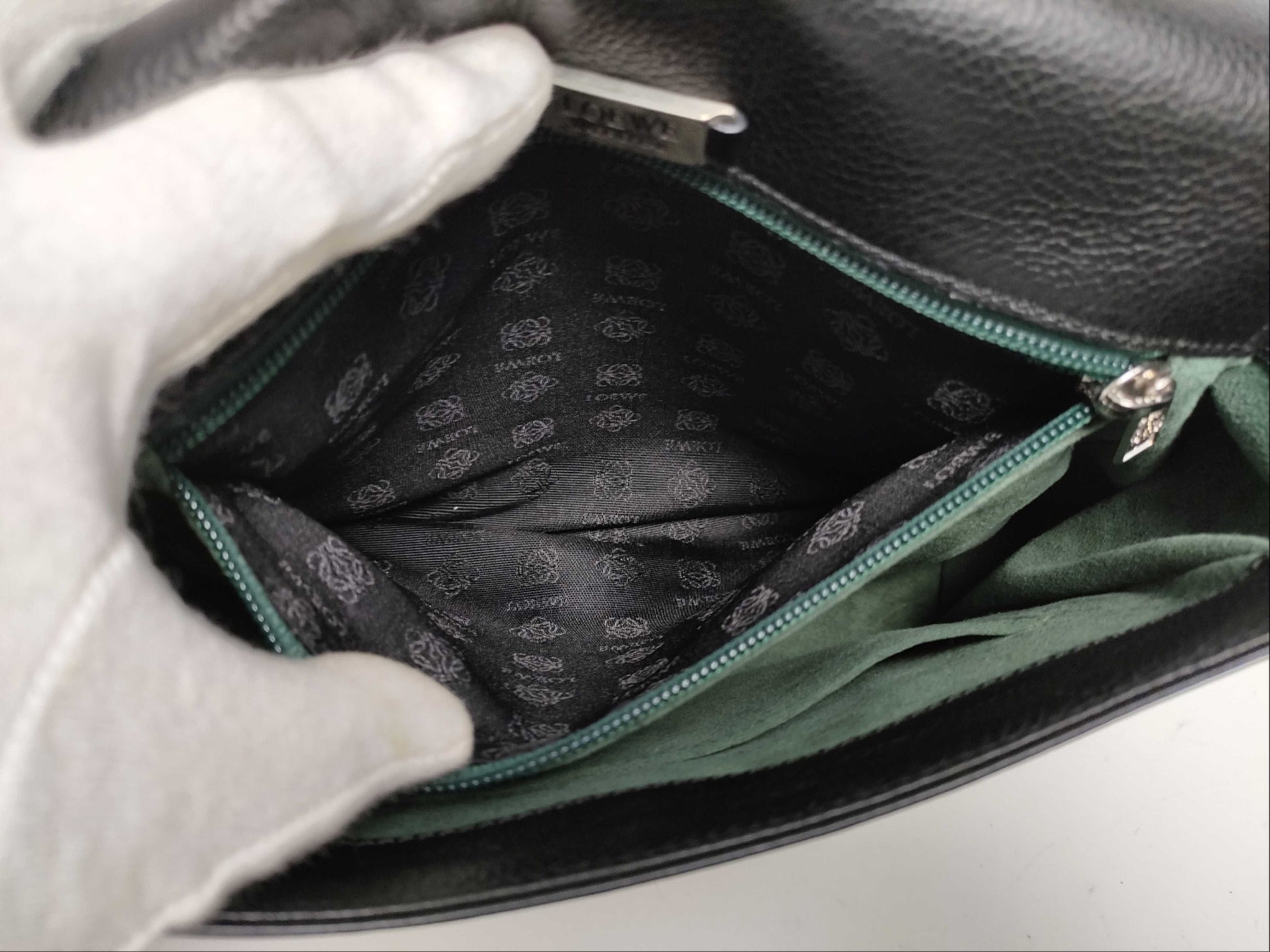 LOEWE Leather One-Shoulder Shoulder Bag