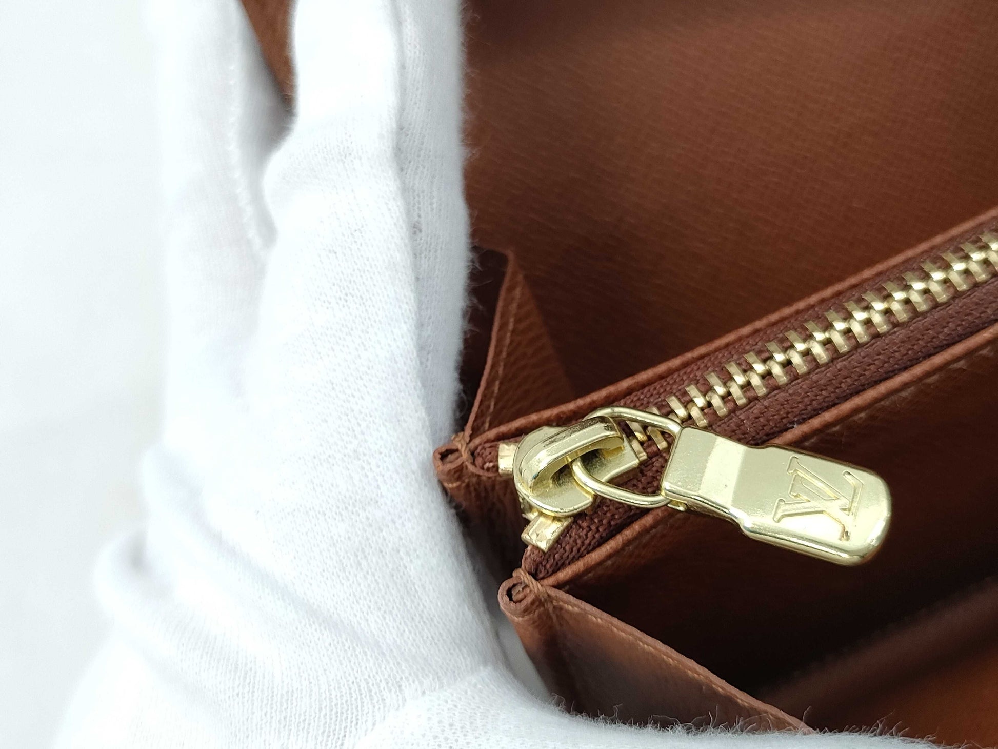 LOUIS VUITTON Monogram Old Portefeuille Sarah Wallet