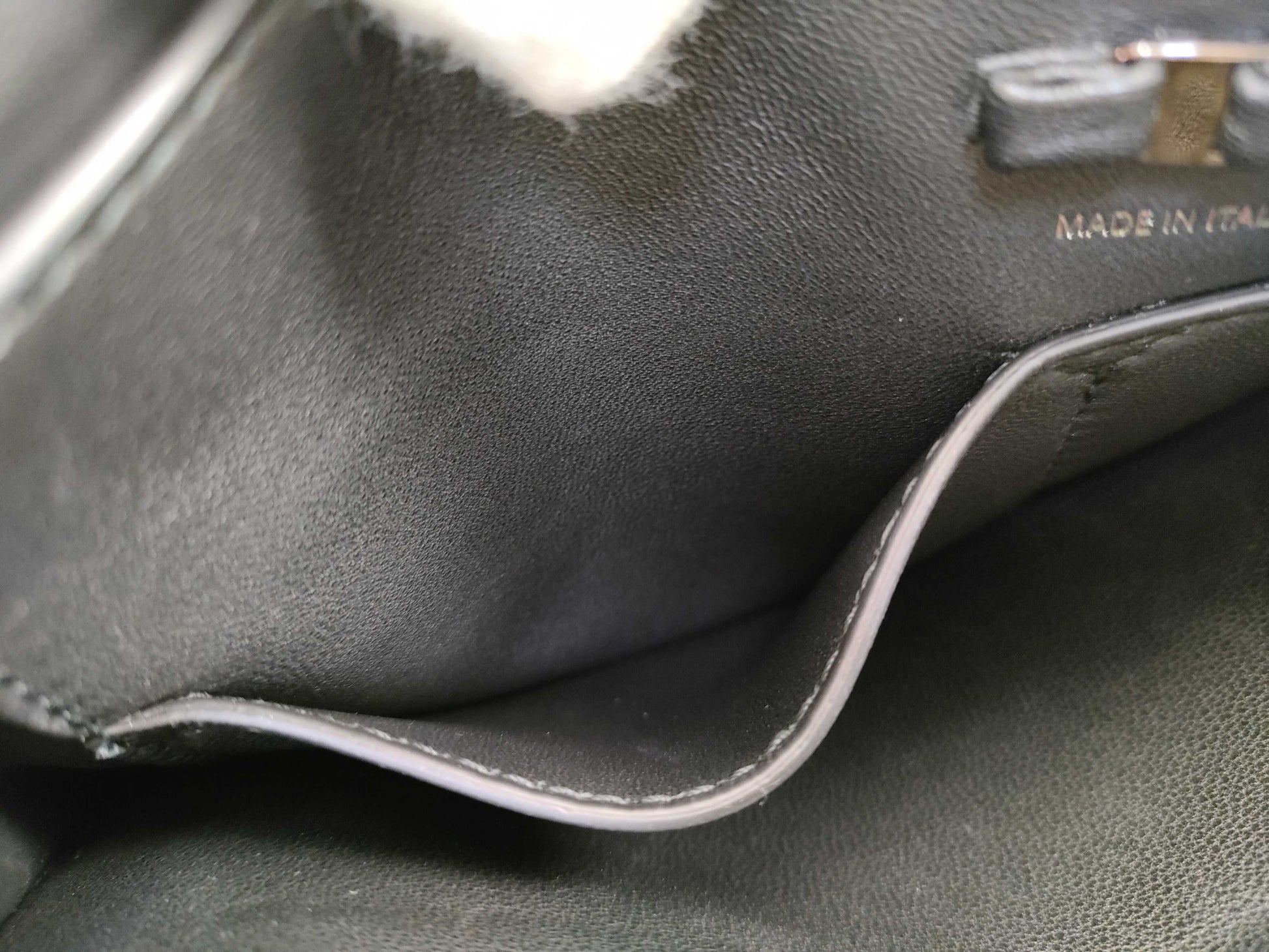Salvatore Ferragamo Gancini GG-210362 One-Shoulder Shoulder Bag