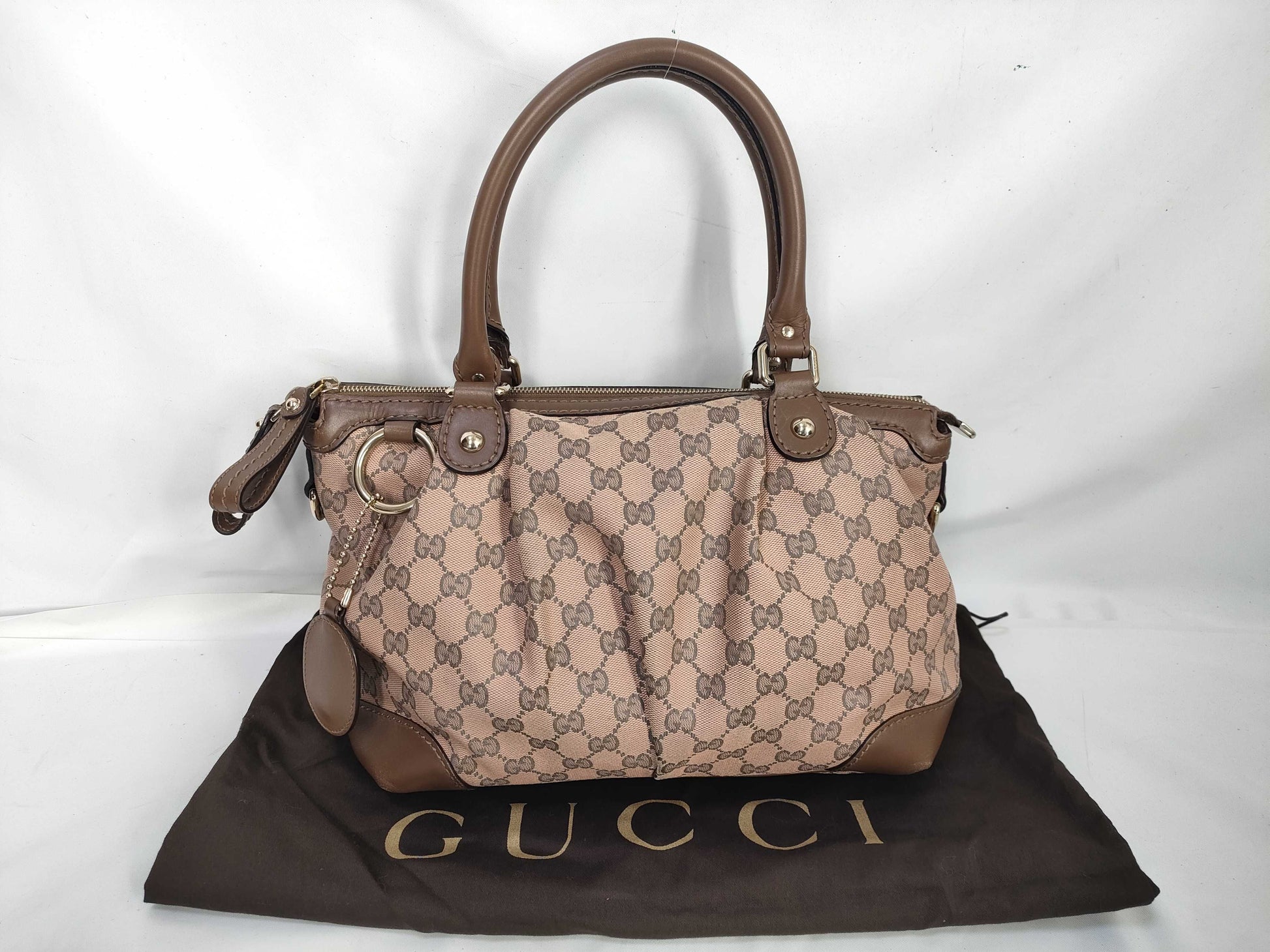 GUCCI GG Supreme handbag without shoulder strap