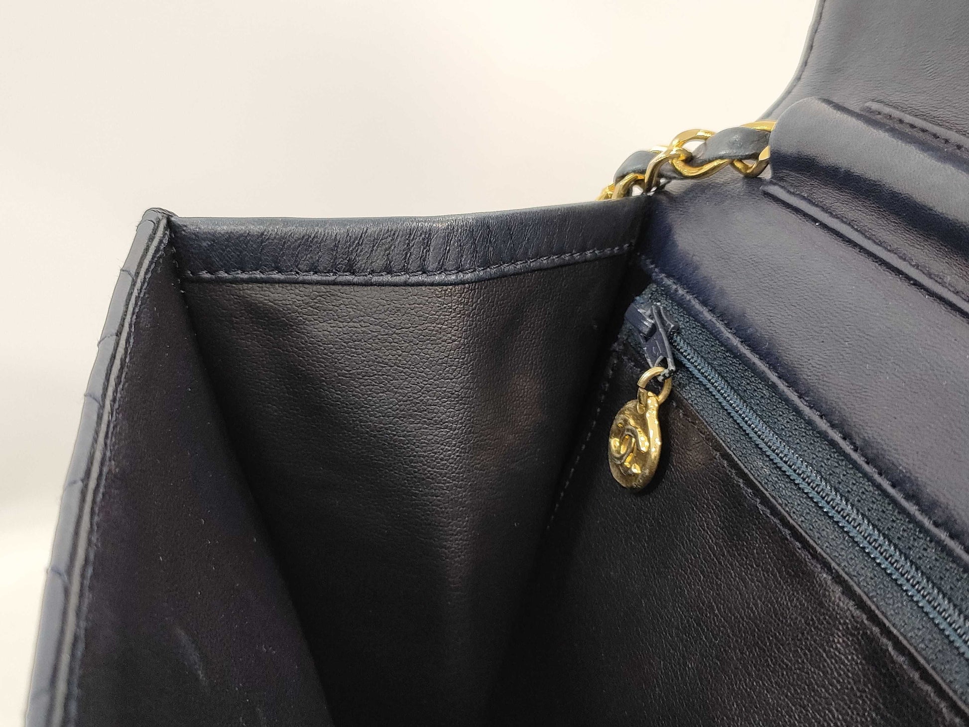 CHANEL Matelasse Matelasse Bag *Shoulder bag with no broken push lock