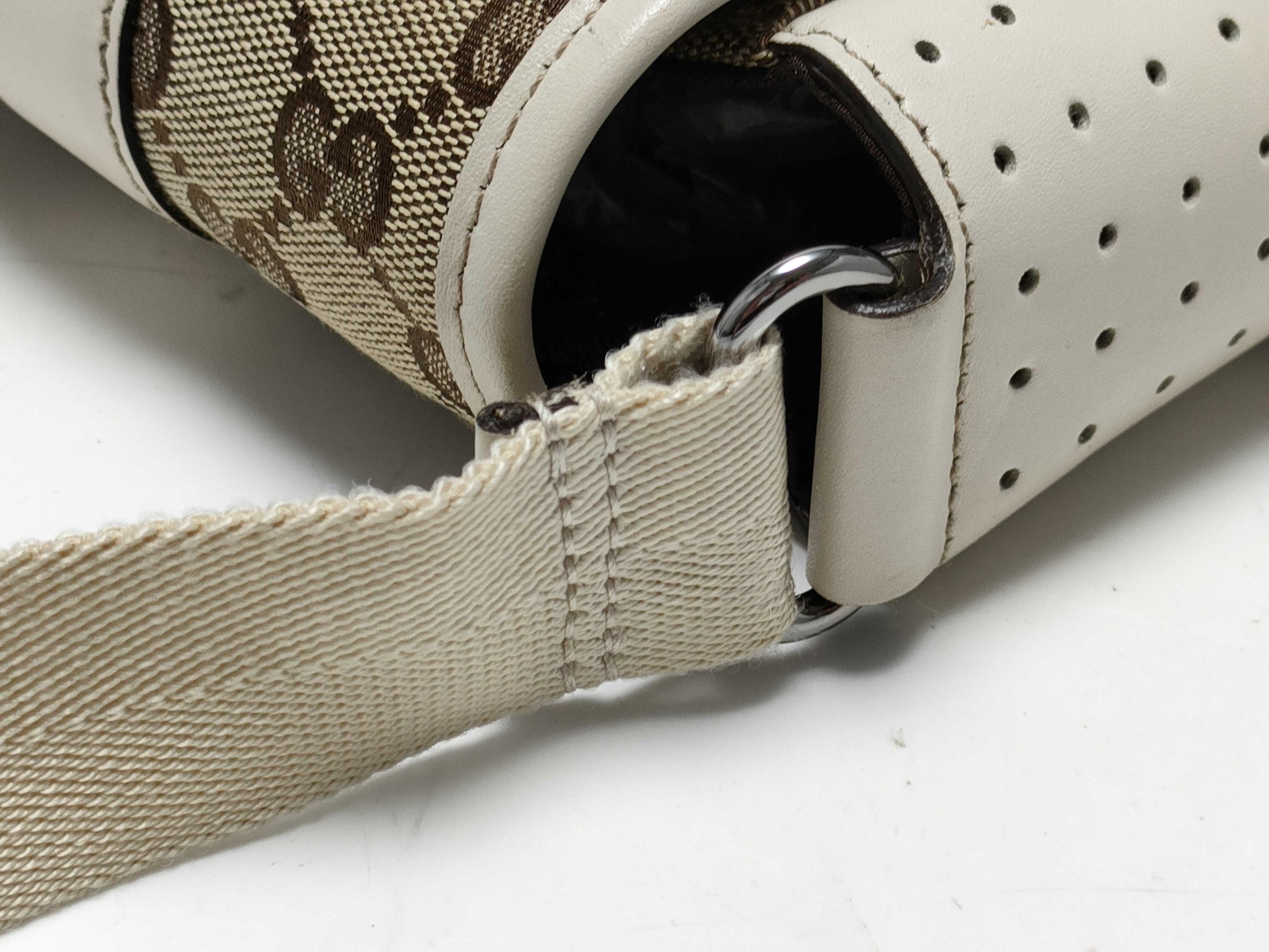 GUCCI GG canvas shoulder bag