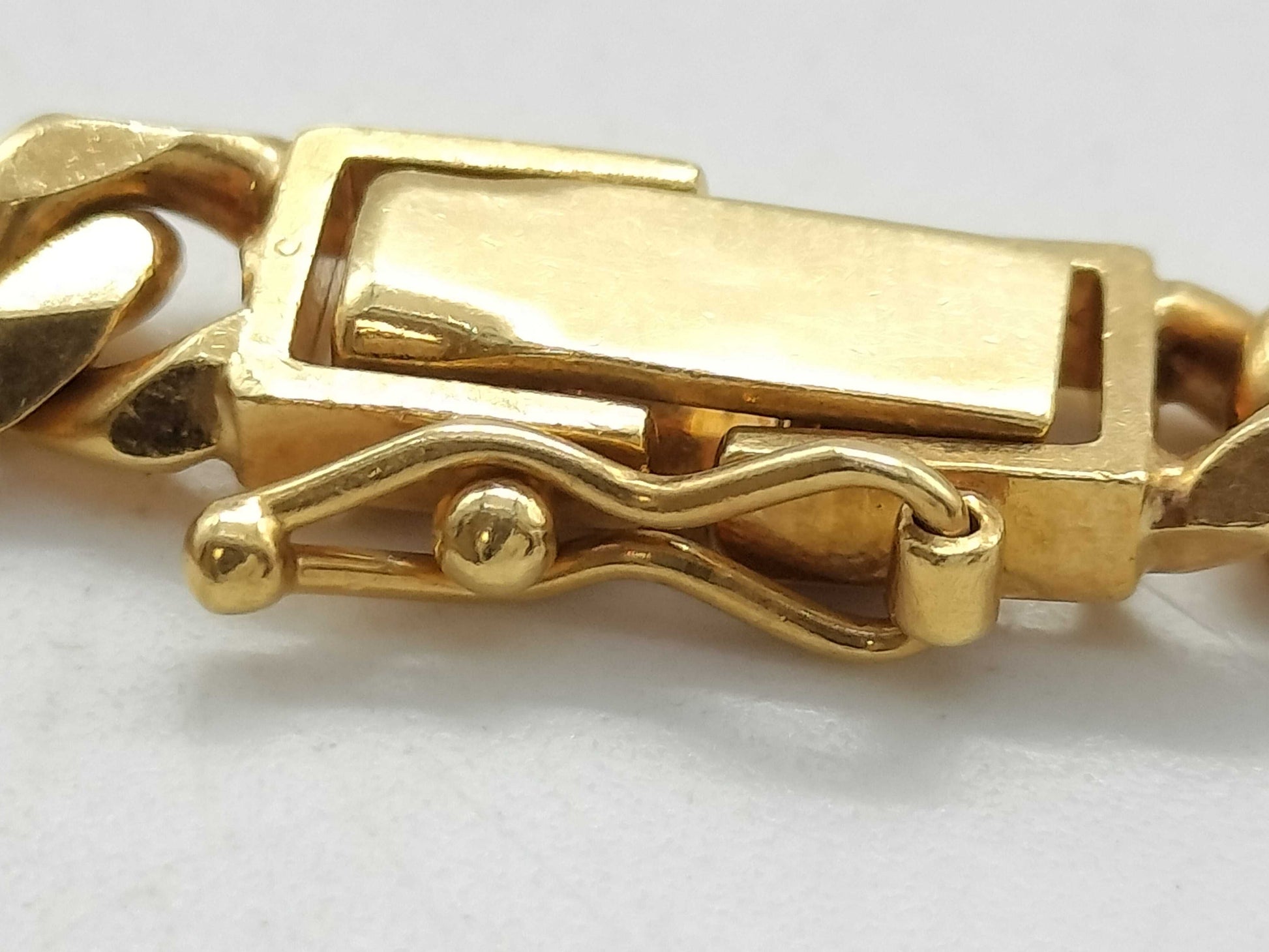 6-sided single 18K gold Kihei necklace, 50.8g 