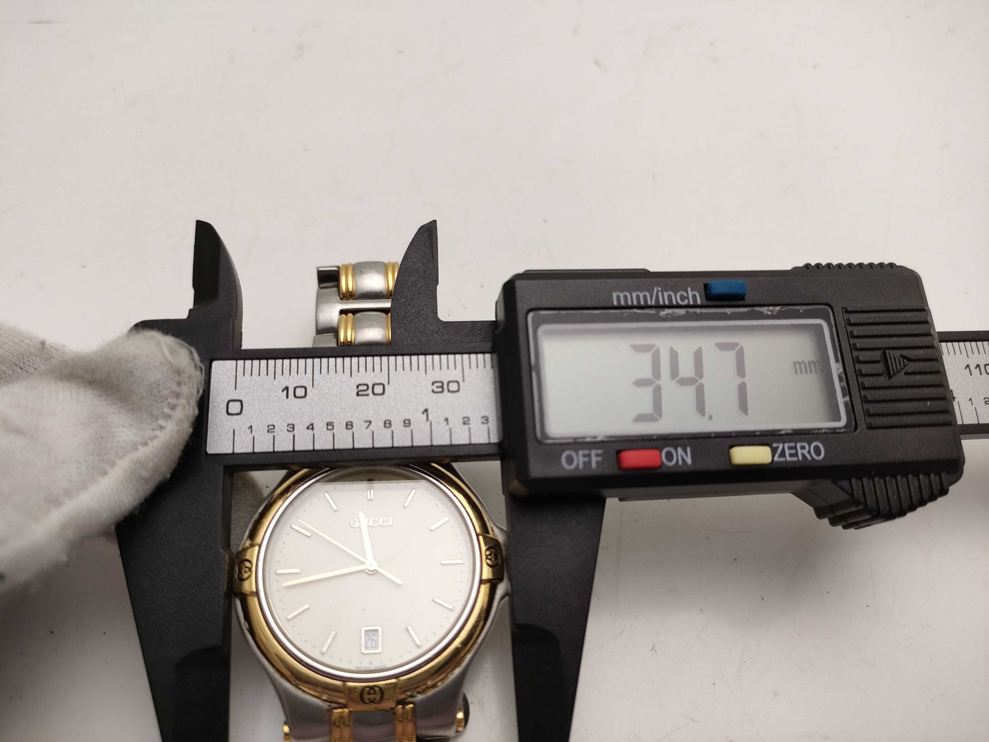 GUCCI 9040M Men's Watch, Unworked