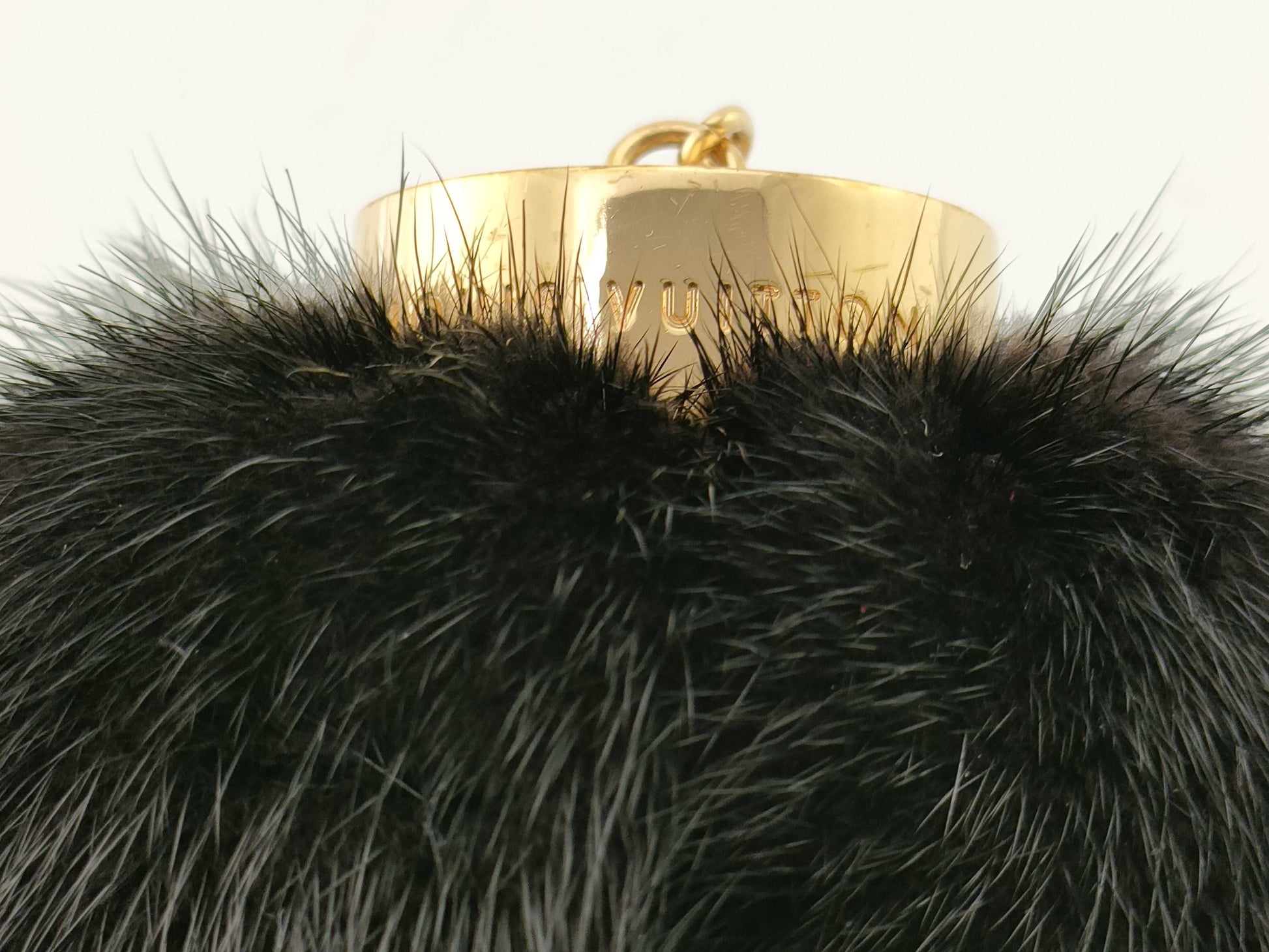 LOUIS VUITTON M00008 Bubble M Mink Fur Pompom Charm