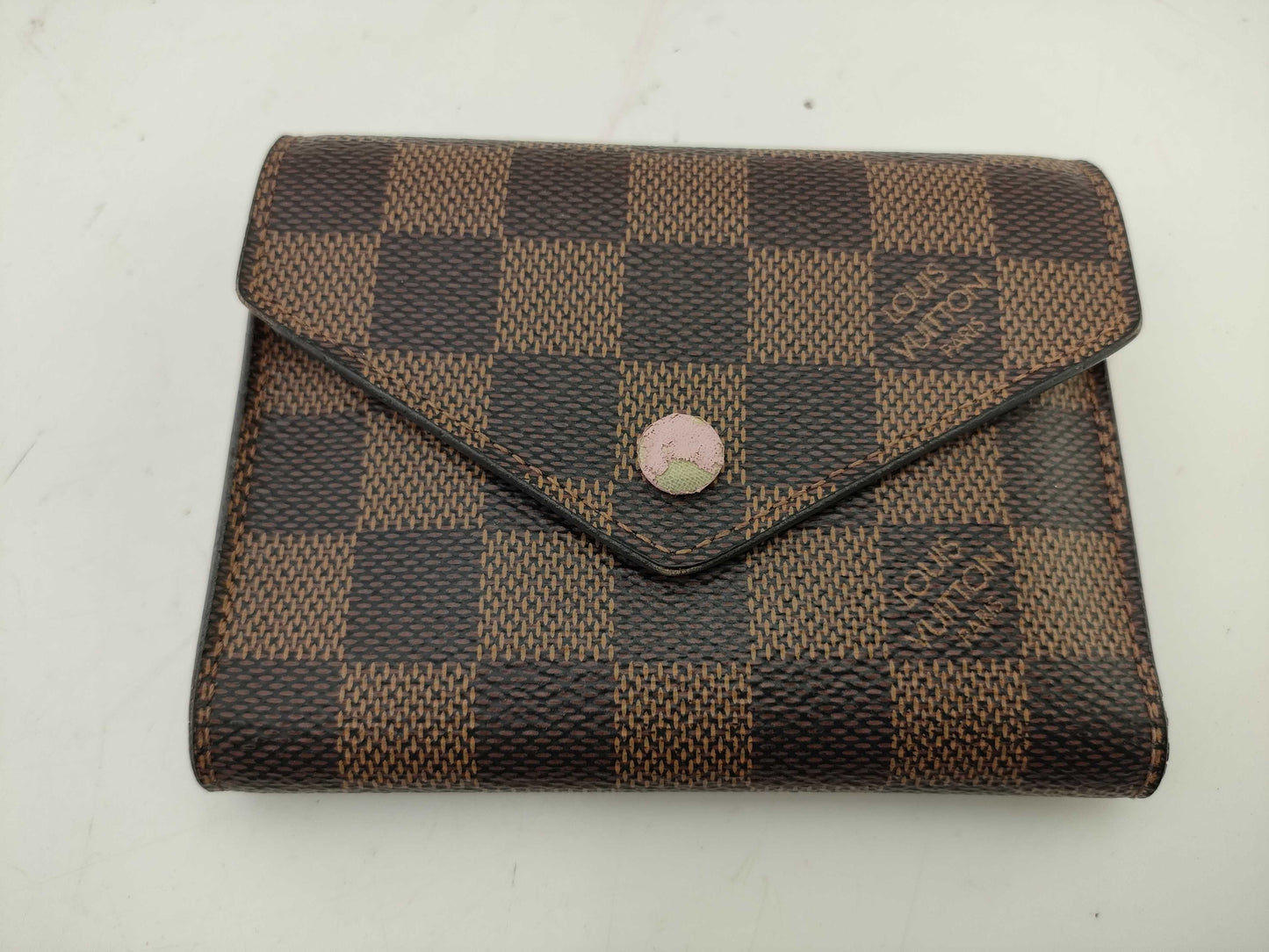 LOUIS VUITTON Damier Victorine Wallet