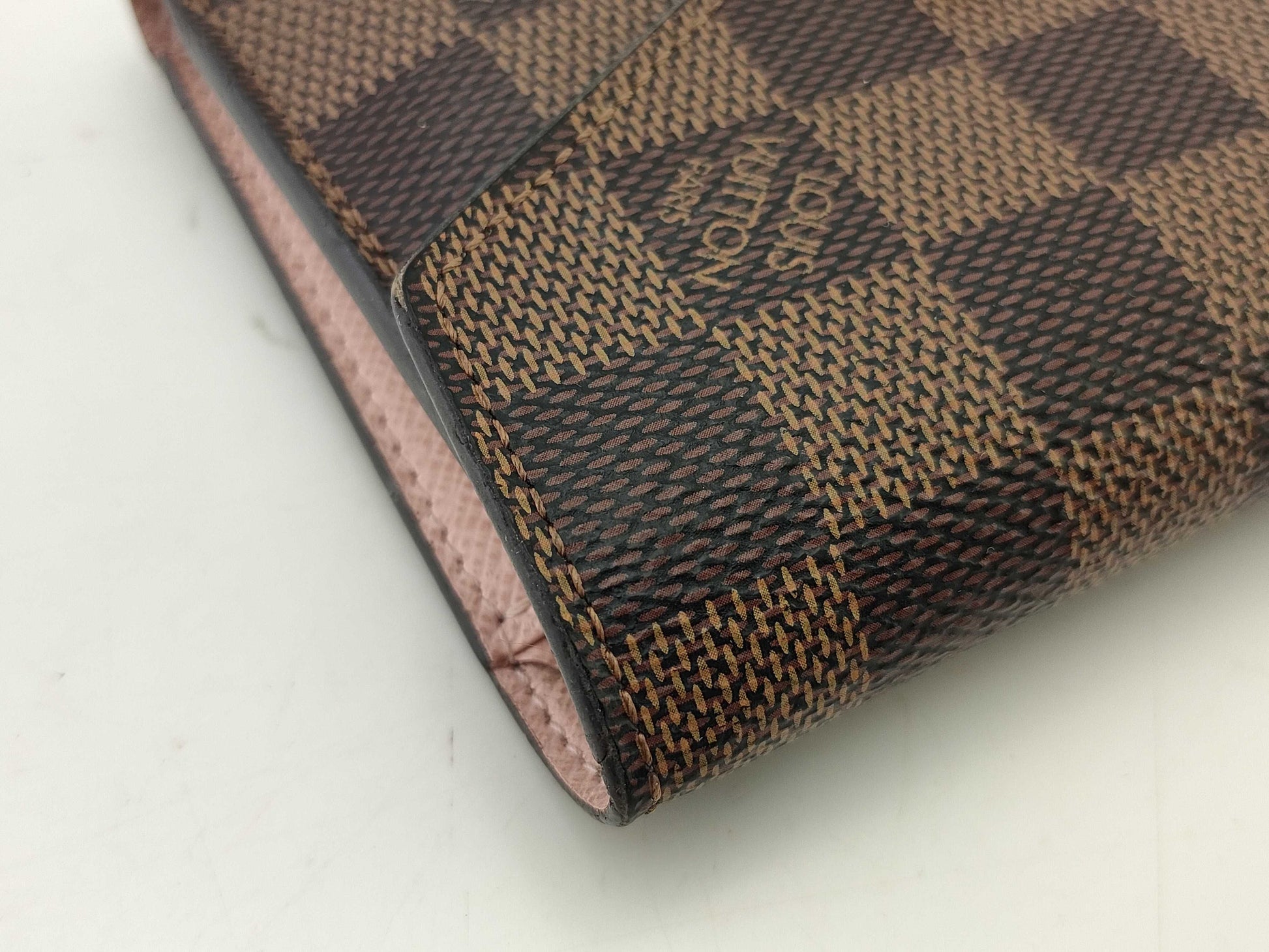 LOUIS VUITTON Damier Victorine Wallet