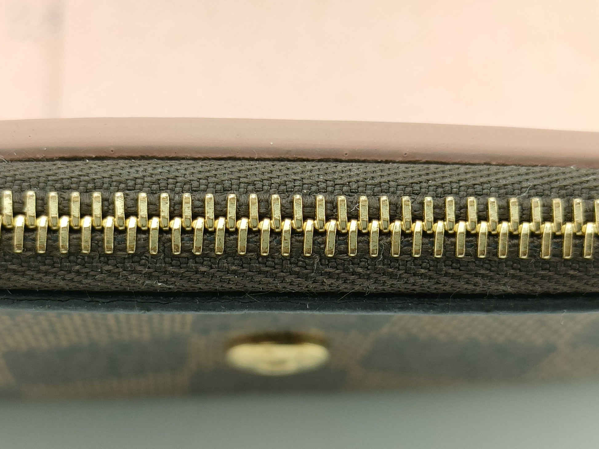 LOUIS VUITTON Damier Victorine Wallet
