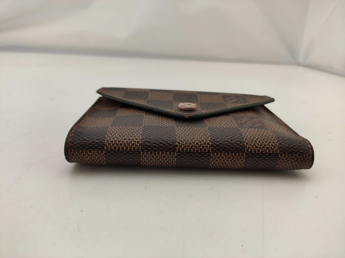LOUIS VUITTON Damier Victorine Wallet