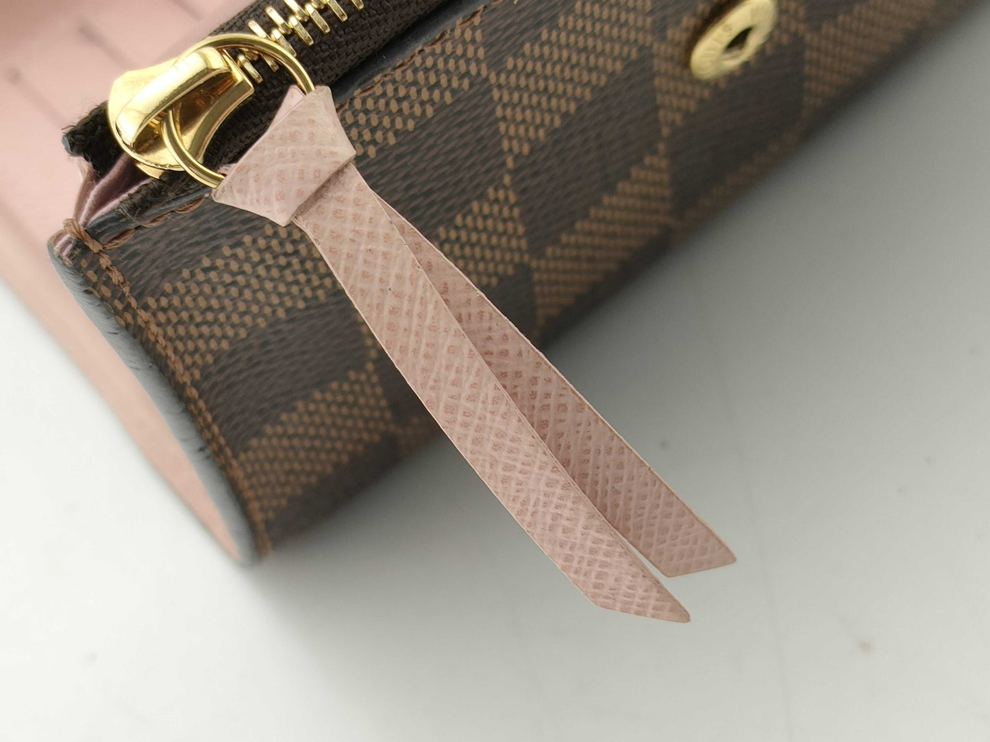 LOUIS VUITTON Damier Victorine Wallet