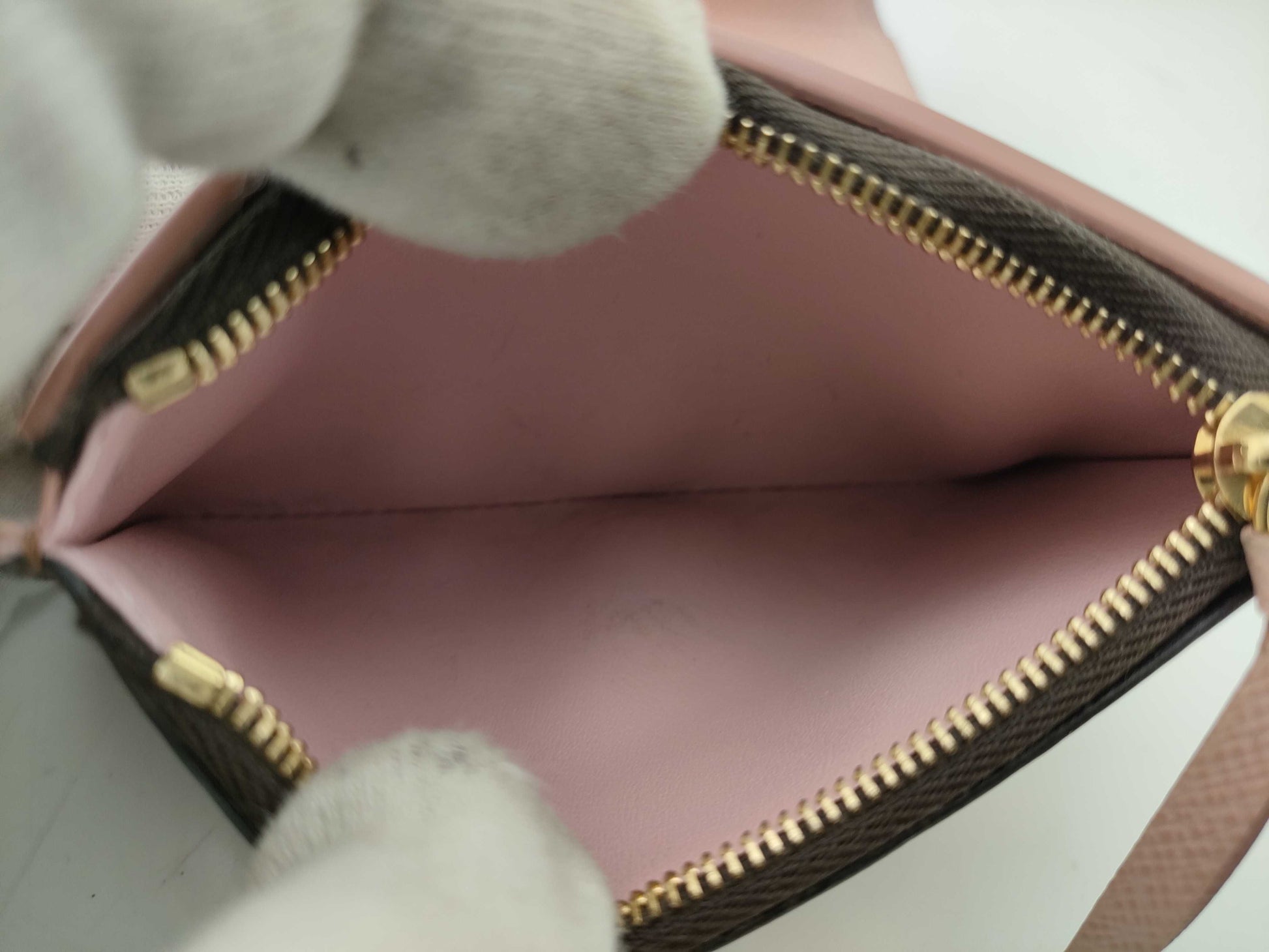 LOUIS VUITTON Damier Victorine Wallet