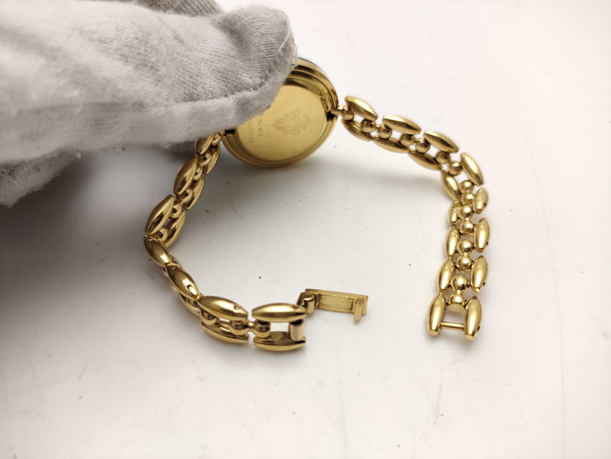 GUCCI Change Bezel 11/12.2 Women's Watch with Interchangeable Bezel
