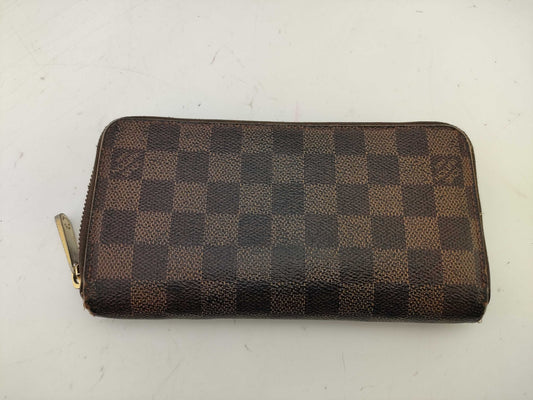 LOUIS VUITTON Damier Zippy Wallet