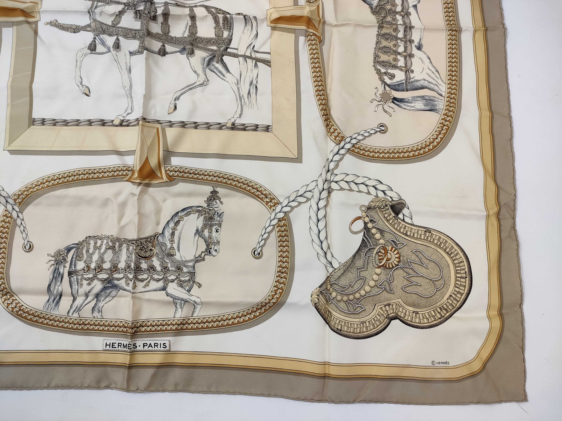 HERMES Carre Grand Apara Scarf
