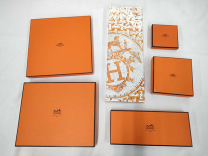 HERMES empty boxes/dust bags/paper bags etc. L-tiered collection. Brand empty boxes collection. Brand empty boxes collection. 