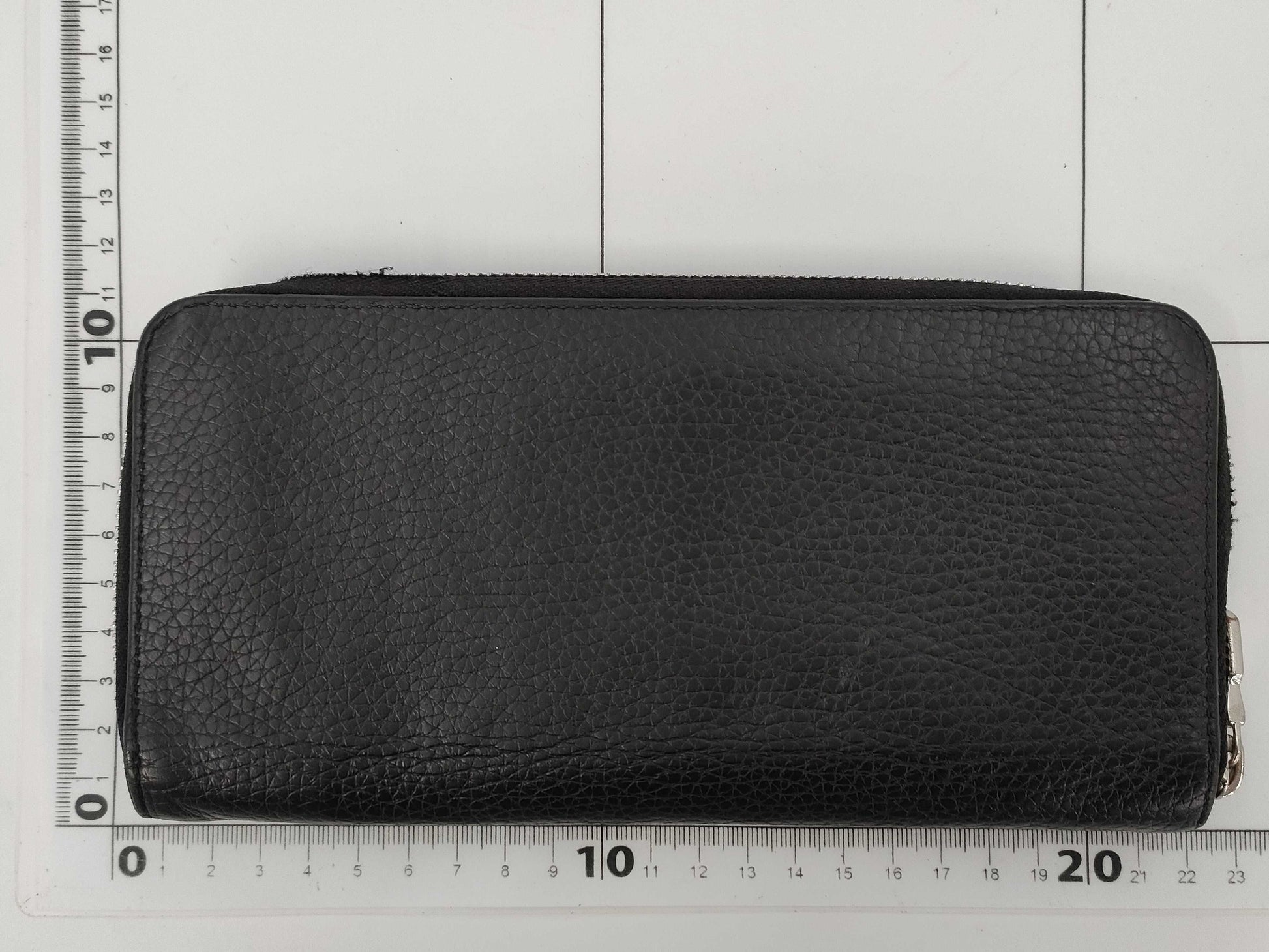 LOUIS VUITTON Zippy Wallet Vertical Taurillon Leather Wallet