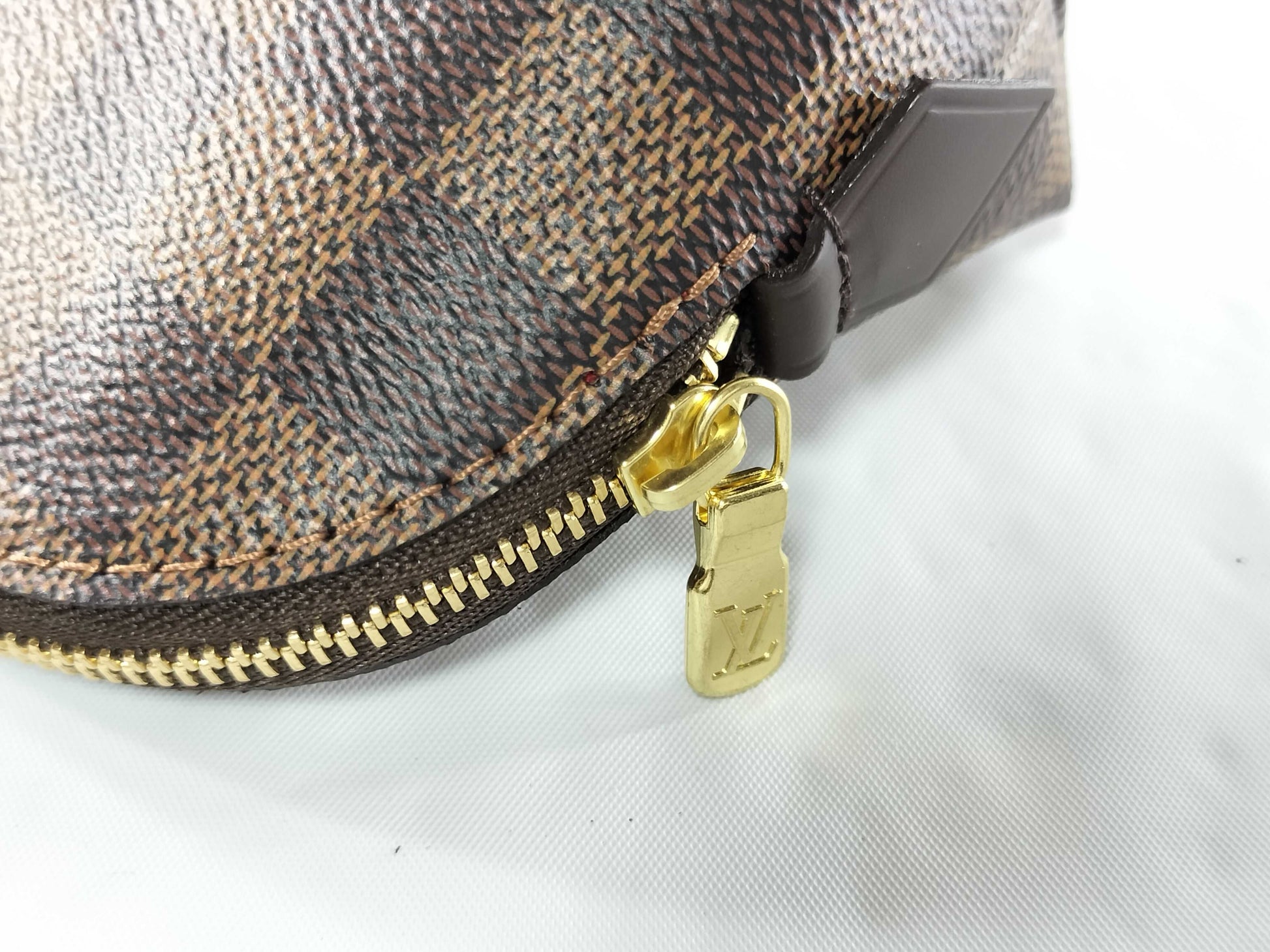 LOUIS VUITTON N47516 Damier Cosmetic Pouch Pouch