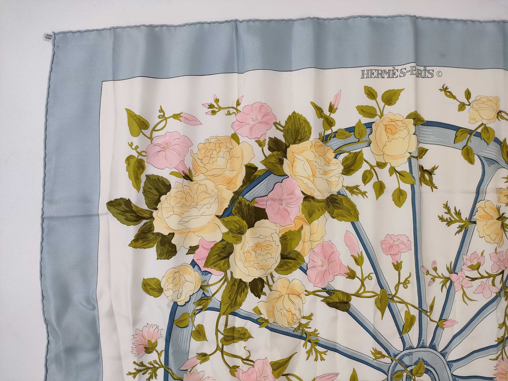 HERMES Carre ROMANTiQUE Romantic Scarf