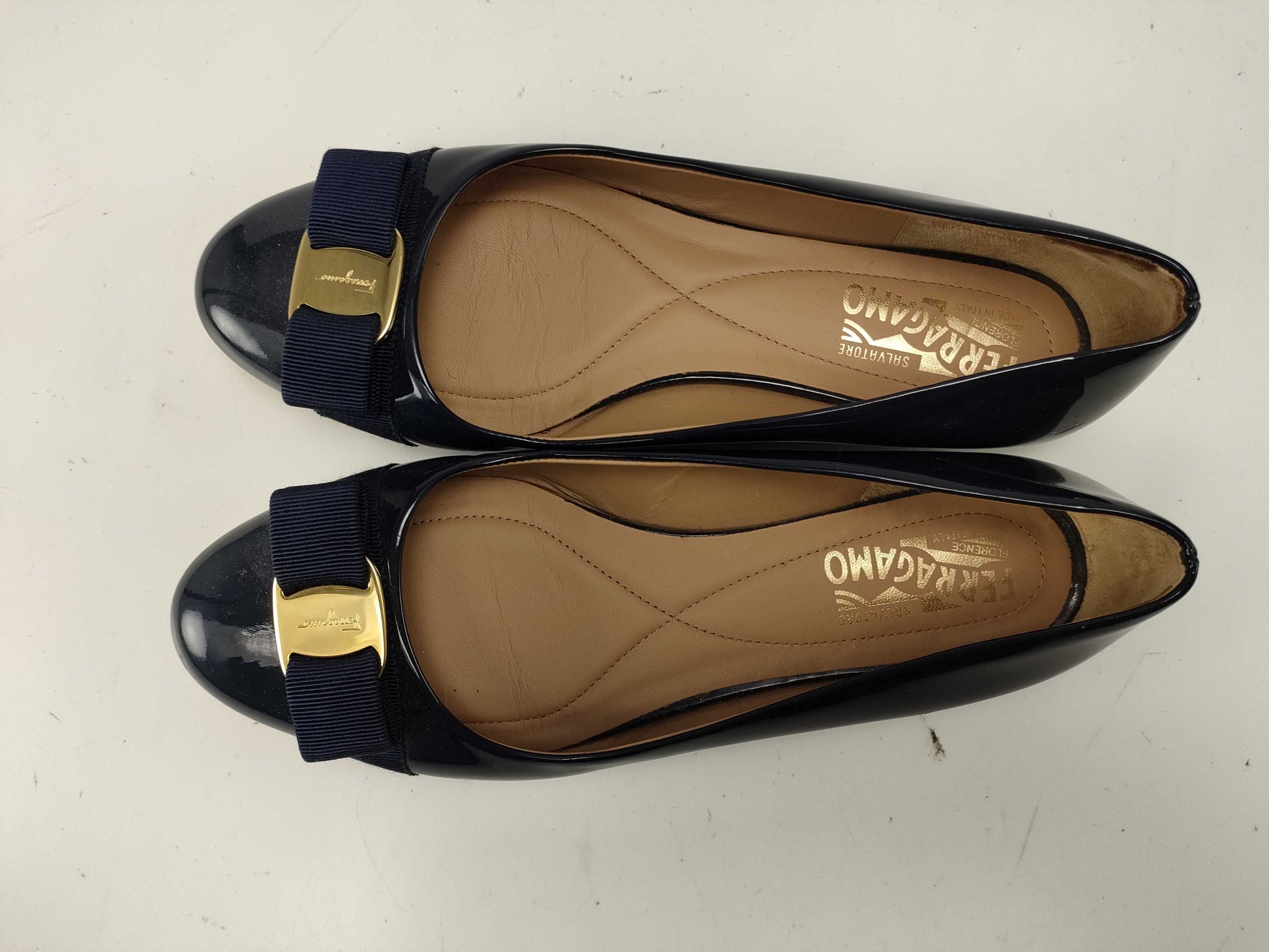 Salvatore Ferragamo Vara Ribbon Navy Pumps