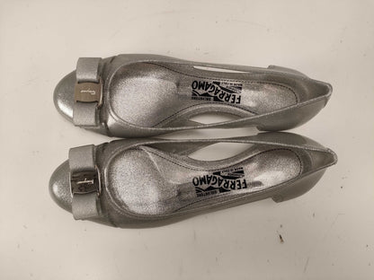 Salvatore Ferragamo Vara Ribbon Silver Pumps