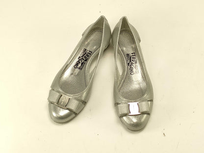 Salvatore Ferragamo Vara Ribbon Silver Pumps