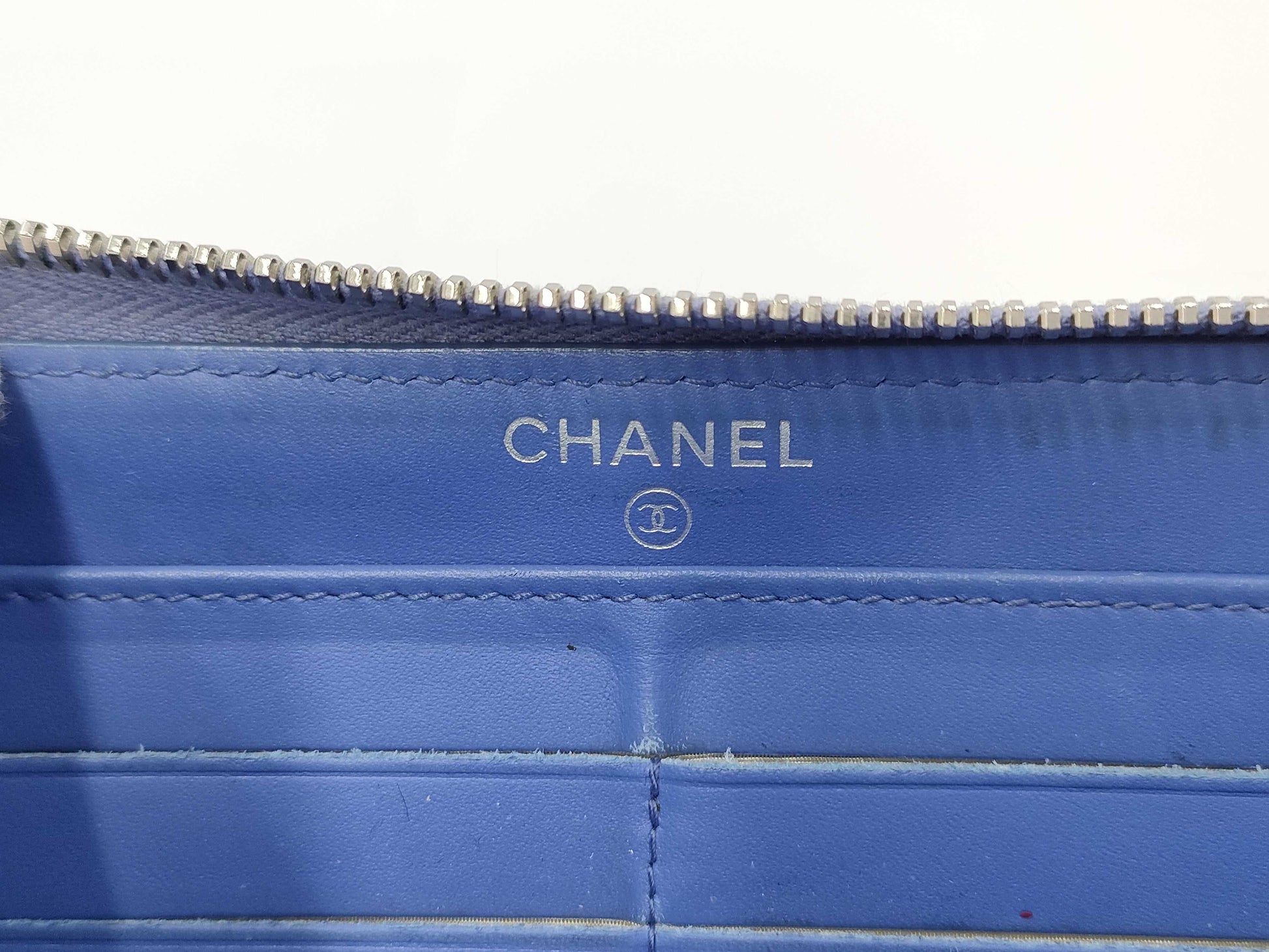 CHANEL Round Wallet 22 Series Wallet