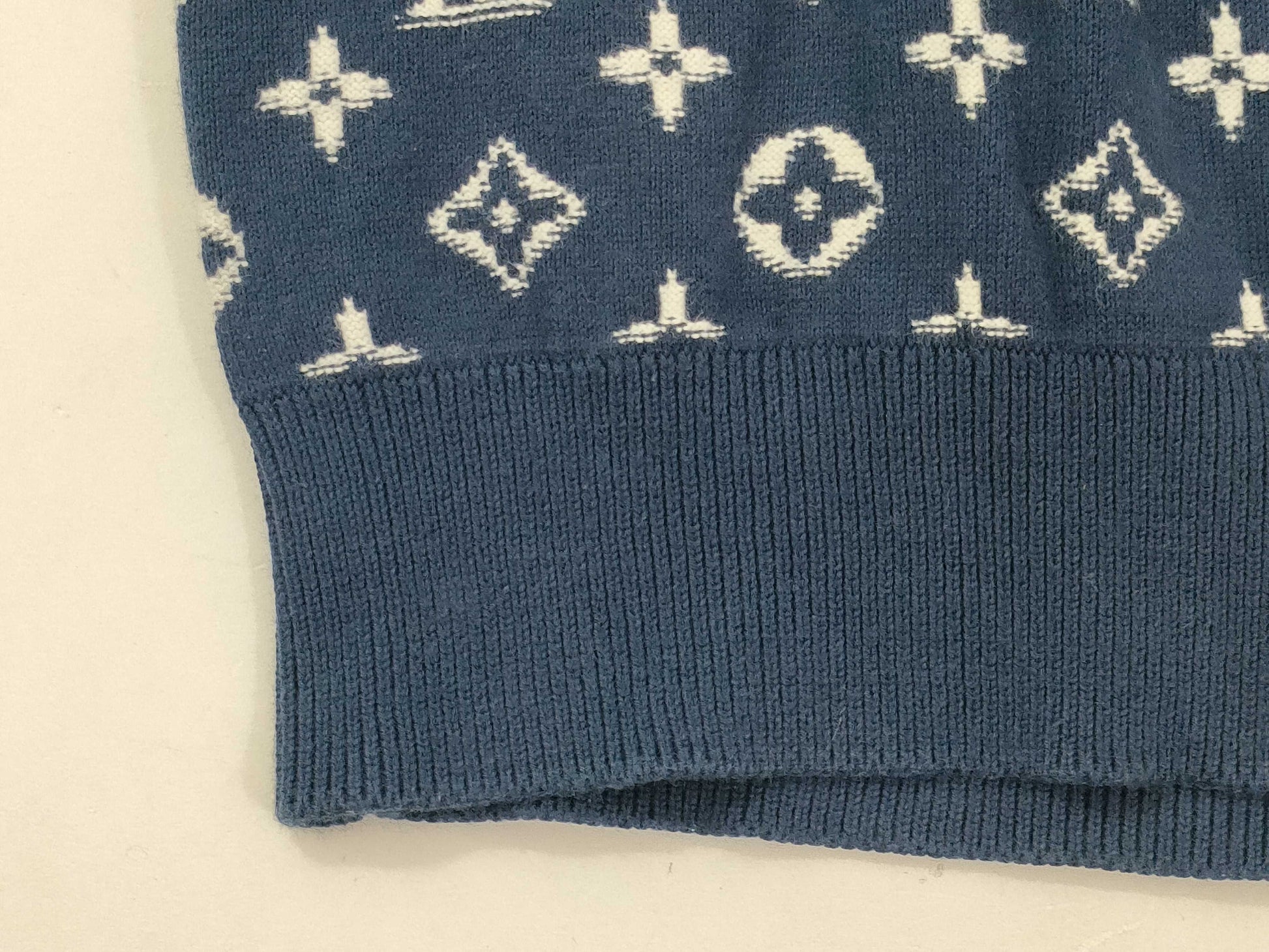 LOUIS VUITTON Monogram Knit Sweater L Tops