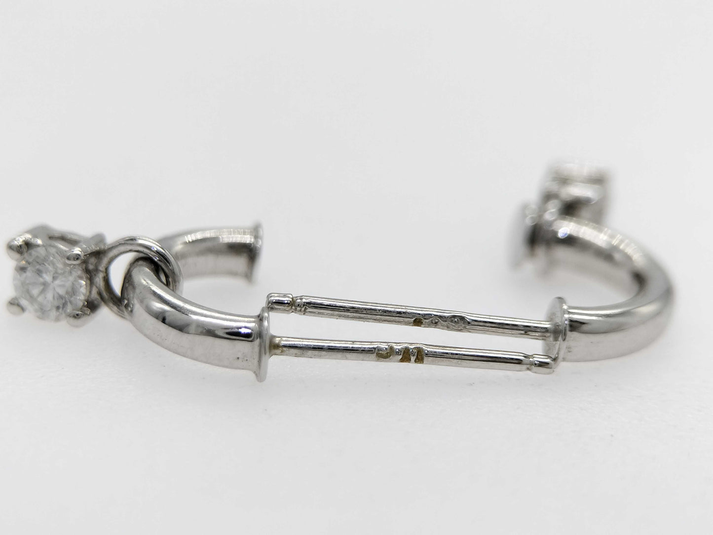 D0.11ct K17/750 2.1g Earrings 