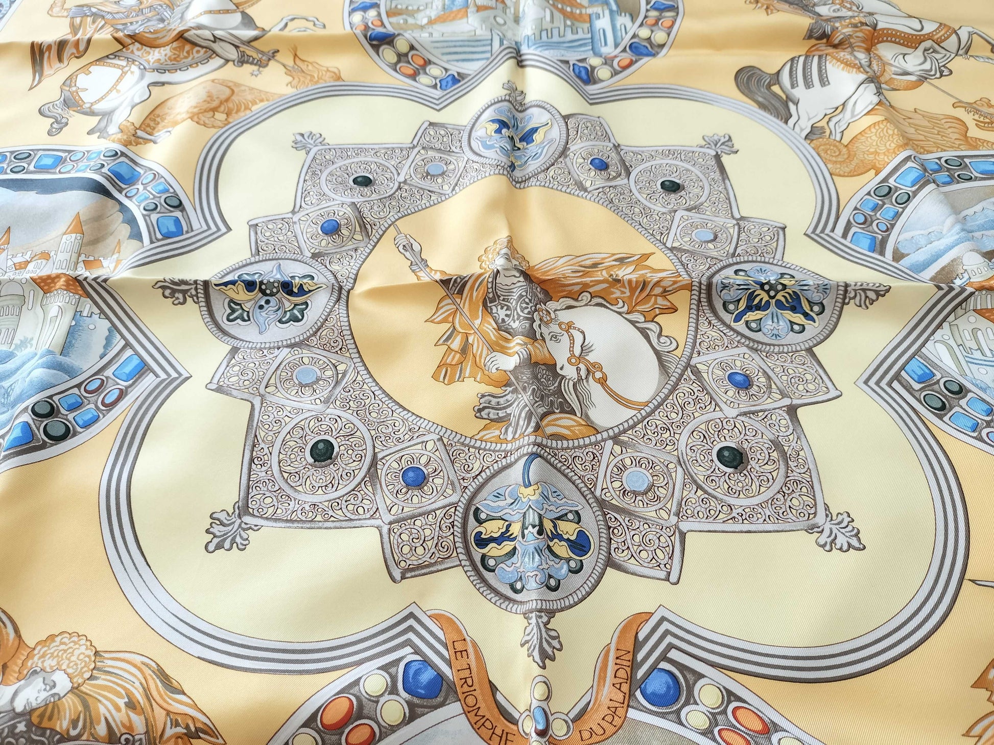 HERMES Carre DU PALADIN Scarf