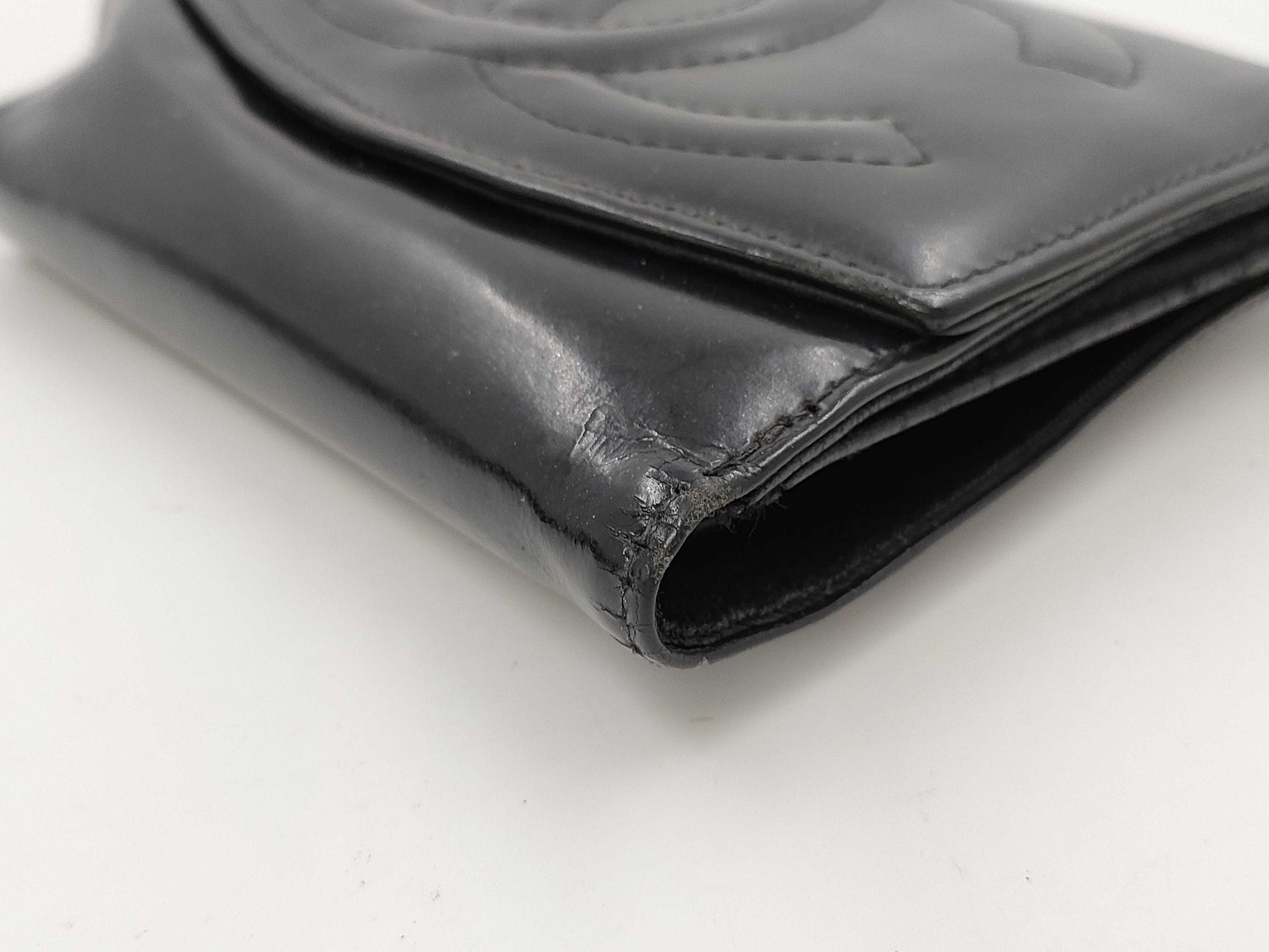 CHANEL Coco Lambskin Tri-fold Wallet 