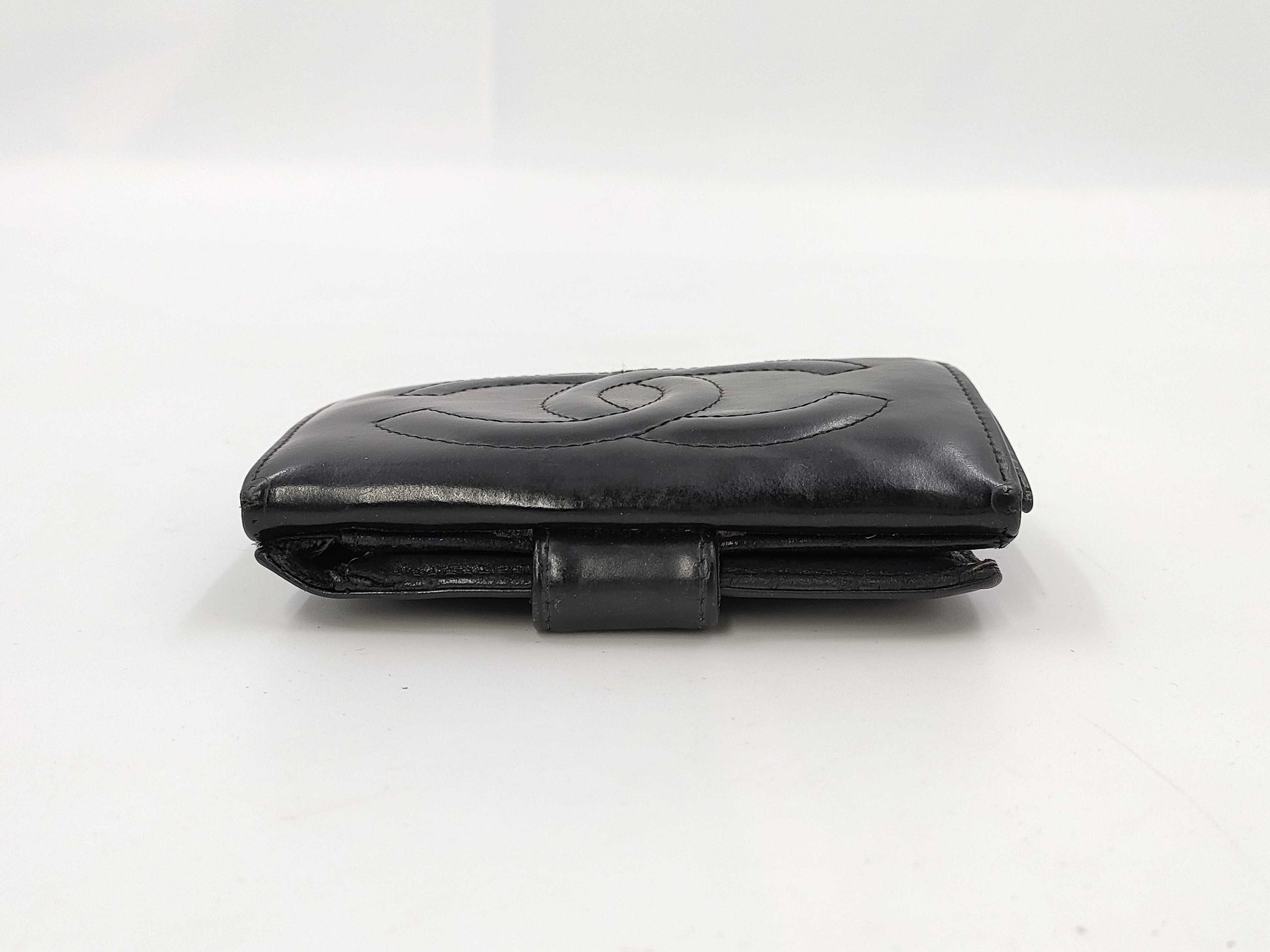 CHANEL Coco Lambskin Tri-fold Wallet 