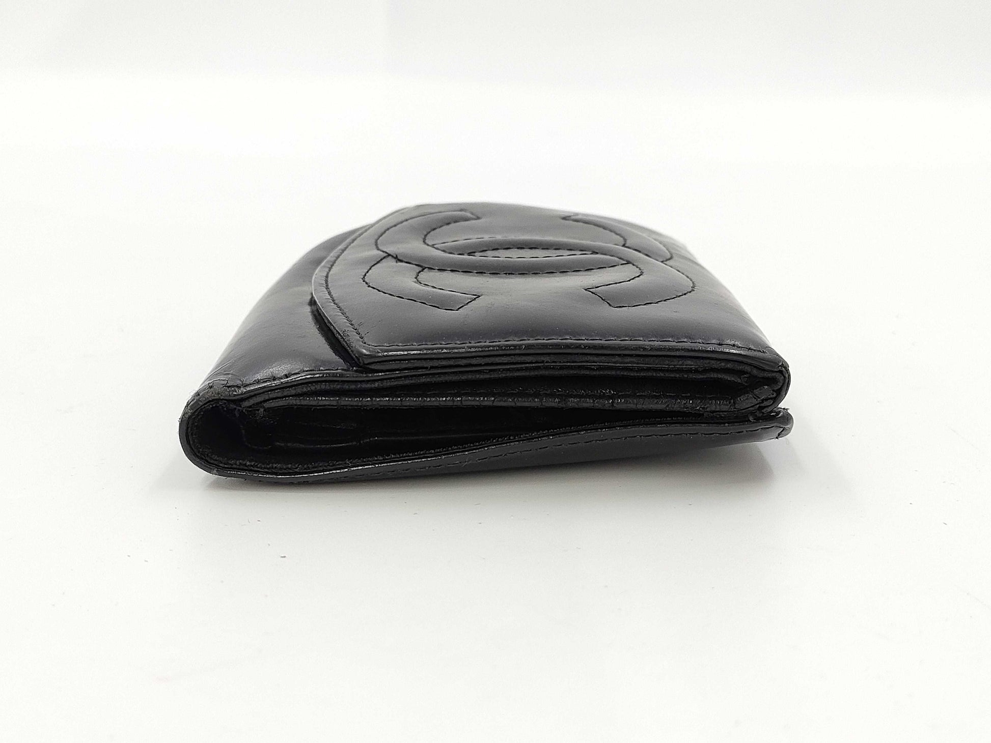 CHANEL Coco Lambskin Tri-fold Wallet 