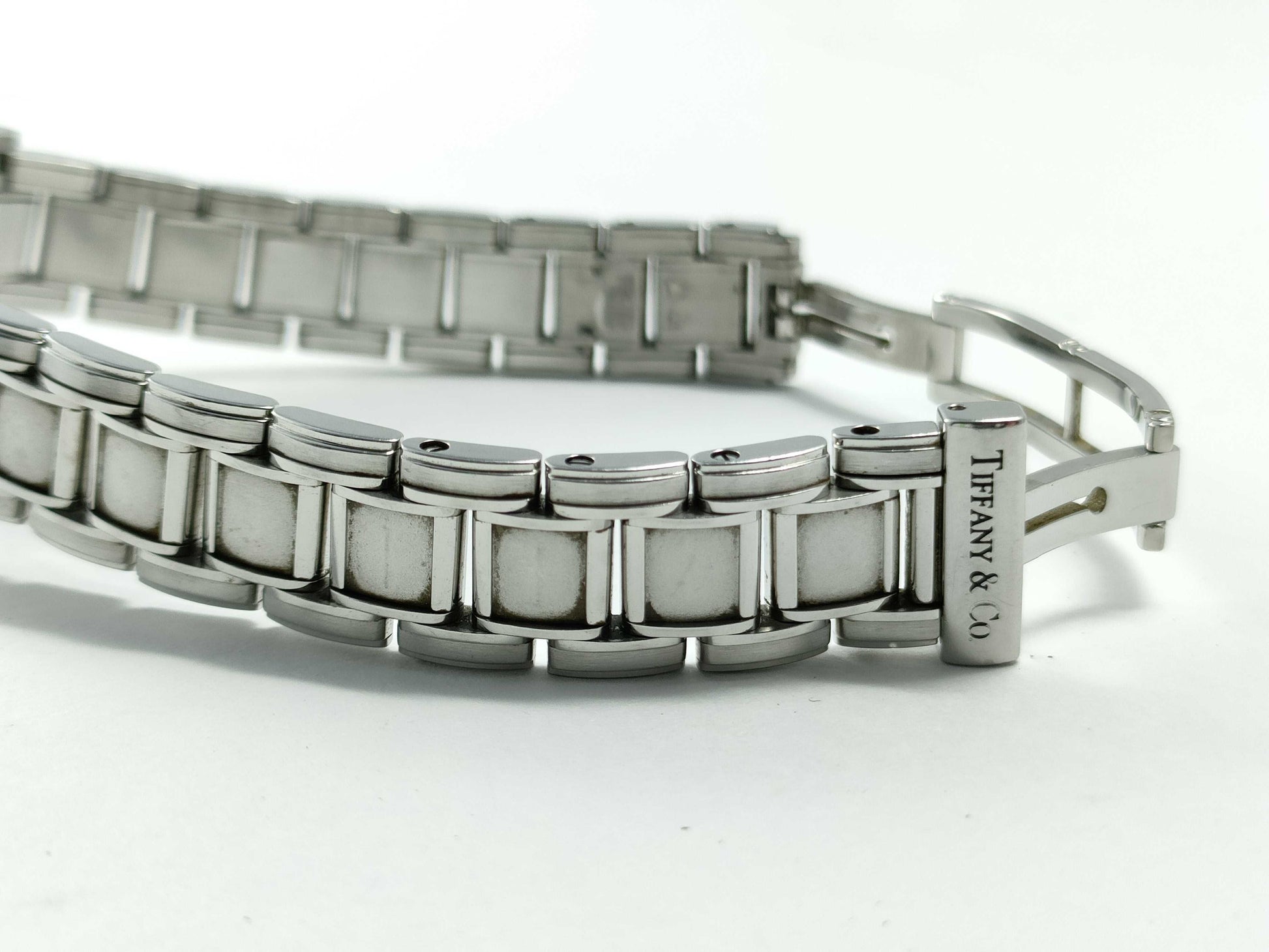 Tiffany & Co. Atlas / Quartz / Ladies / Date / Body Only Ladies' Watch