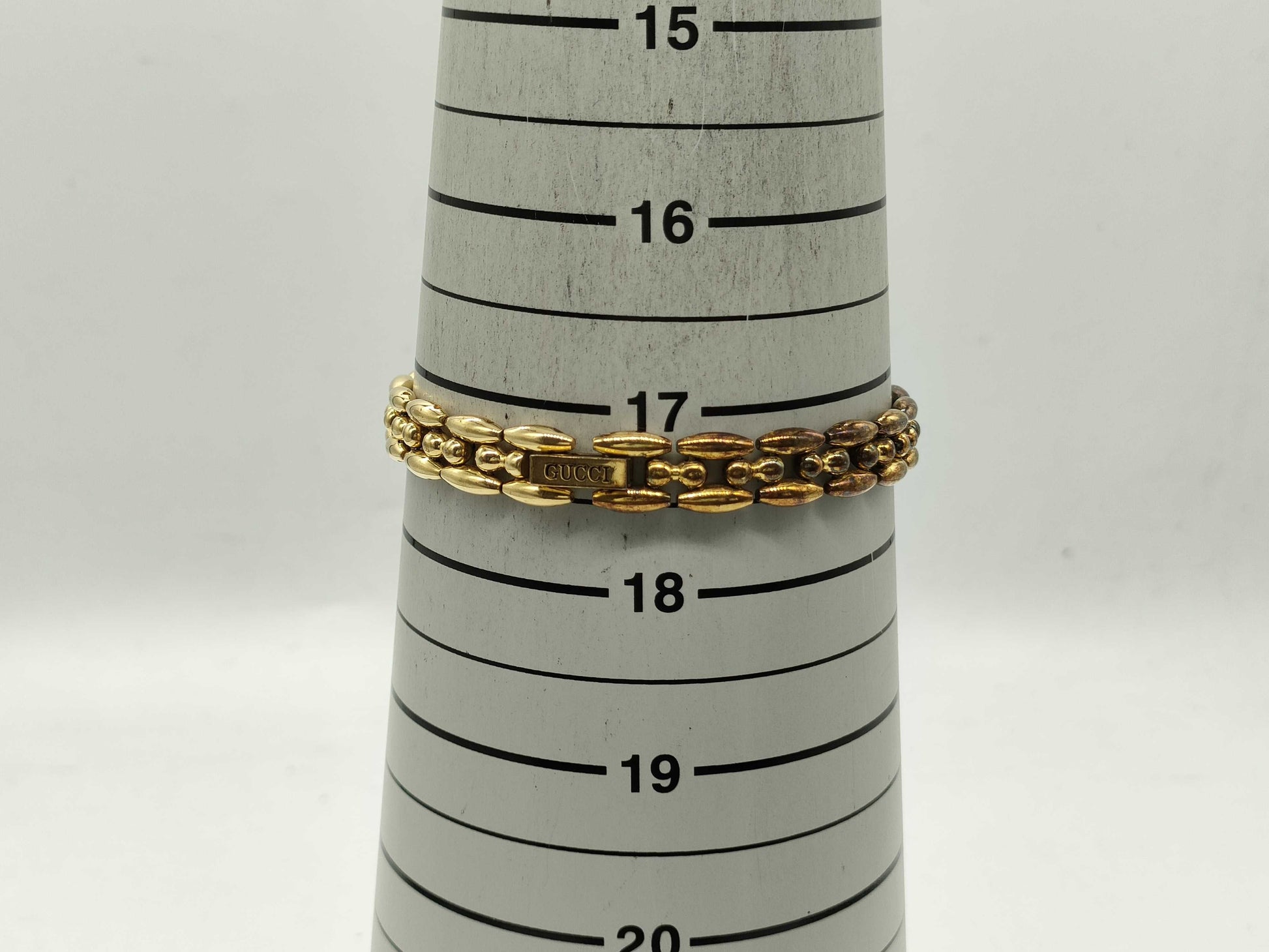 GUCCI 11/12 Unused Women's Watch