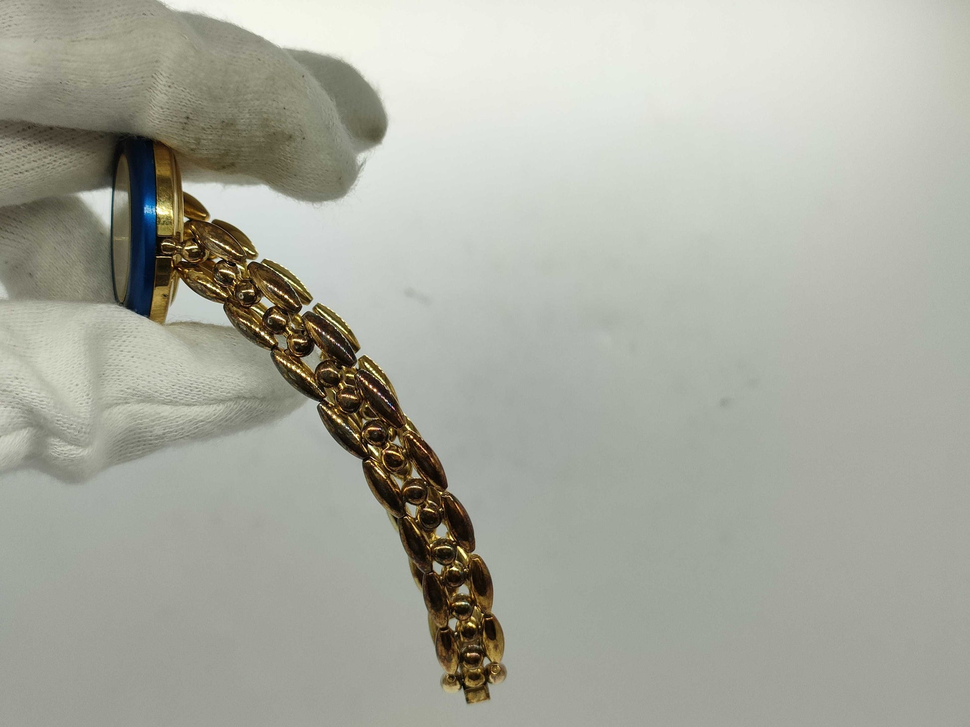 GUCCI 11/12 Unused Women's Watch