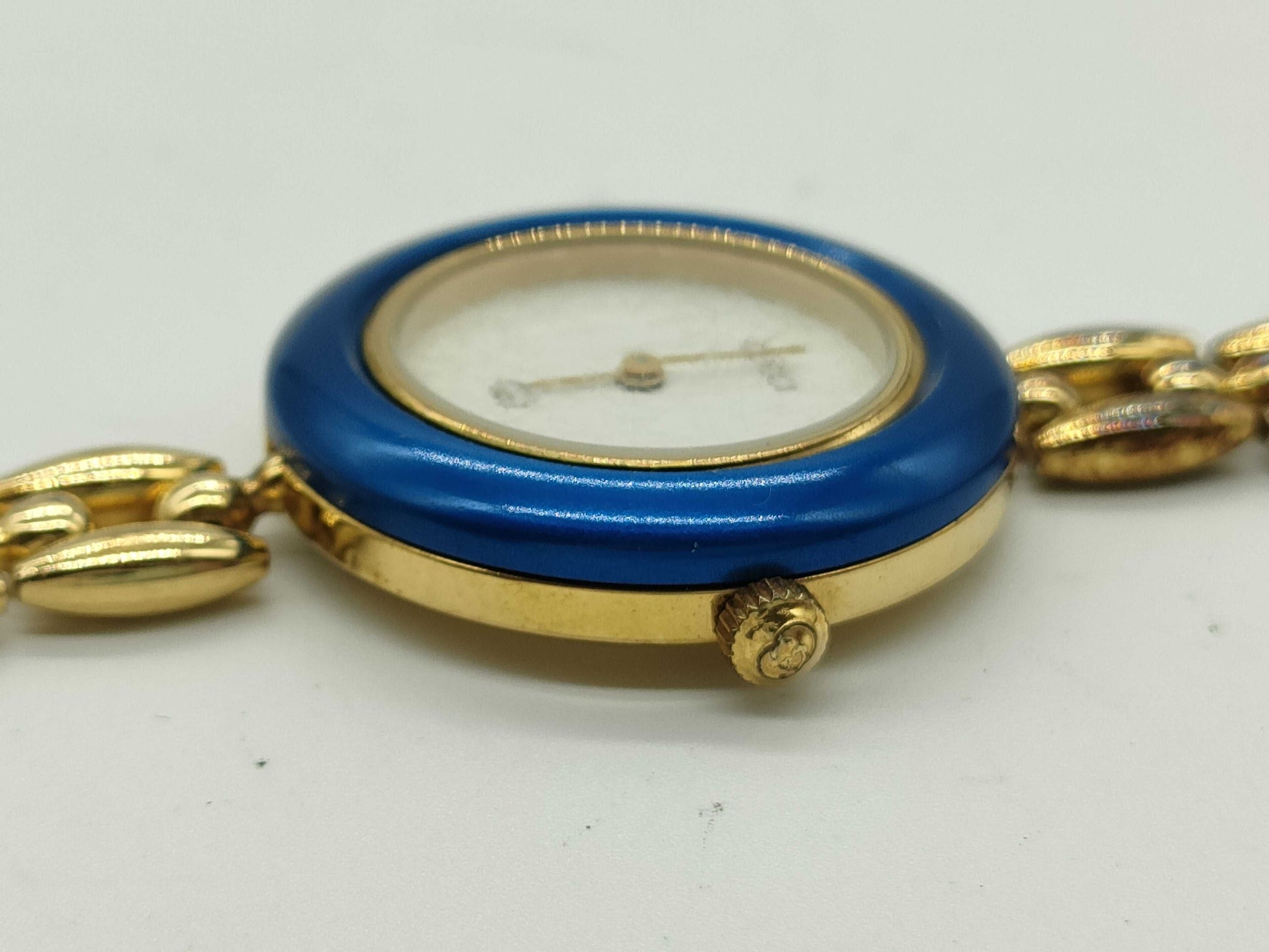 GUCCI 11/12 Unused Women's Watch