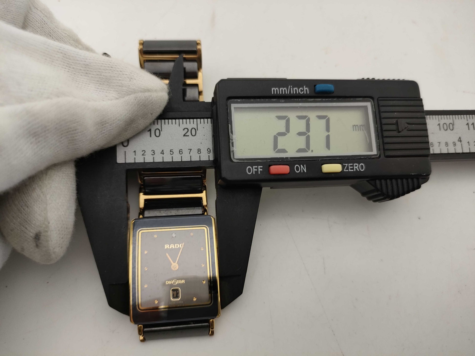 RADO 160.3605.2N Unoperated Women's Watch