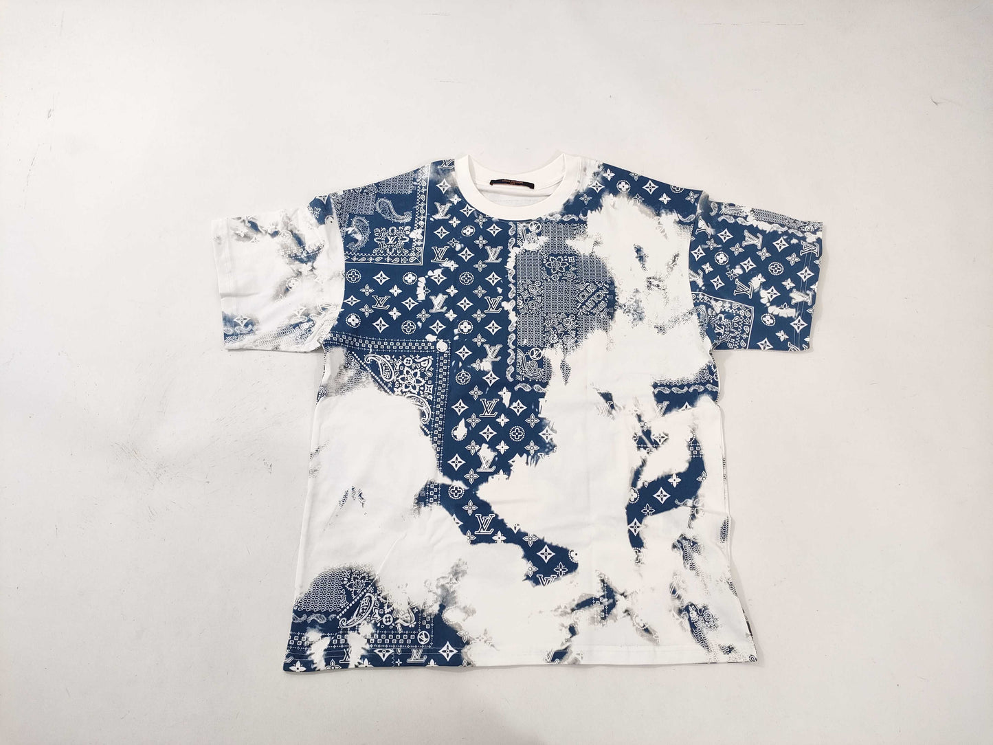 LOUIS VUITTON Glam Bandana Print T-shirt