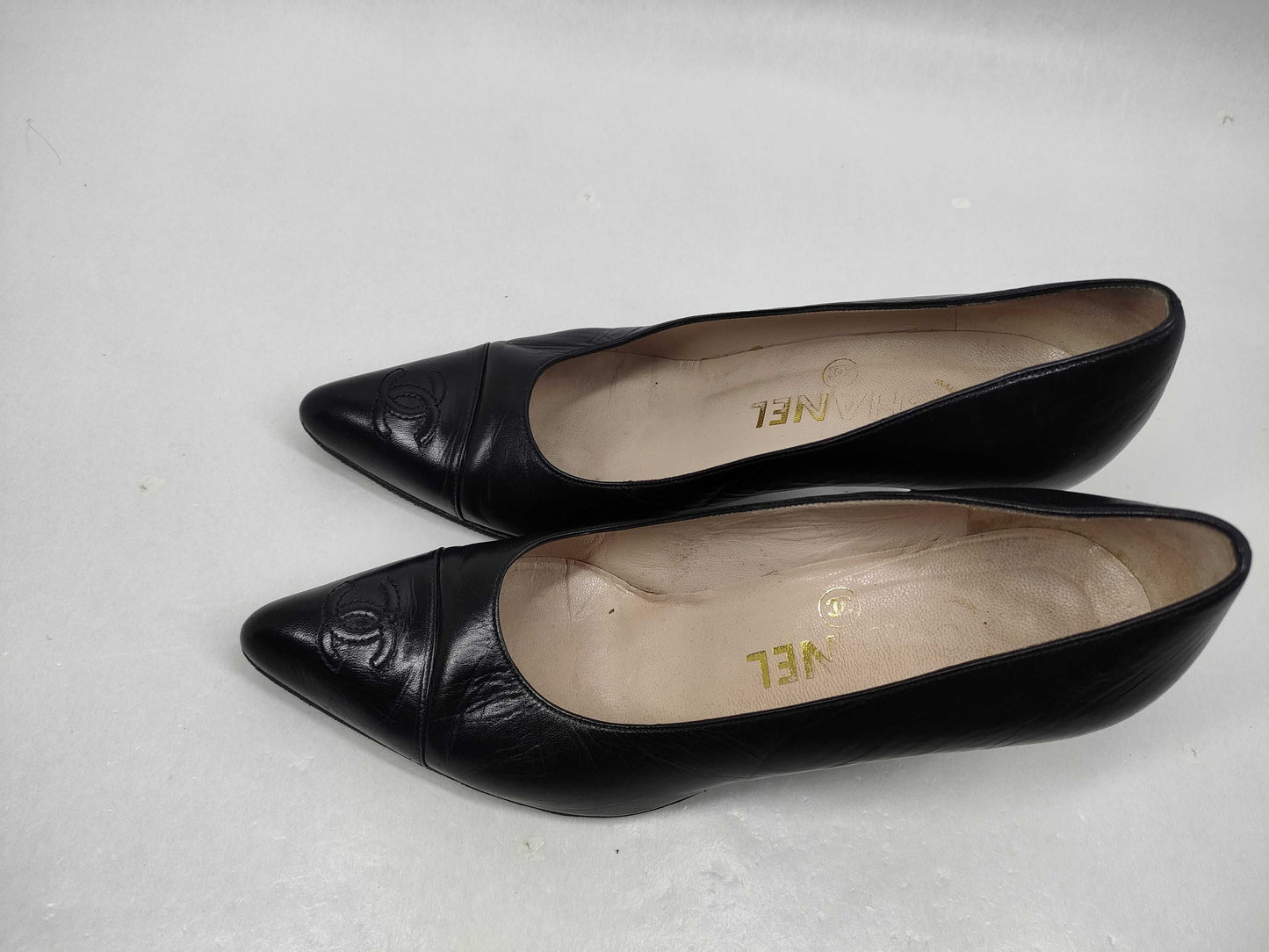 CHANEL pumps