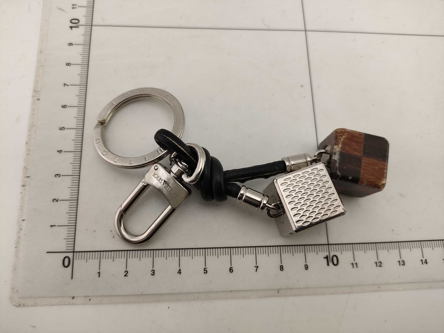 LOUIS VUITTON M61008 Charm